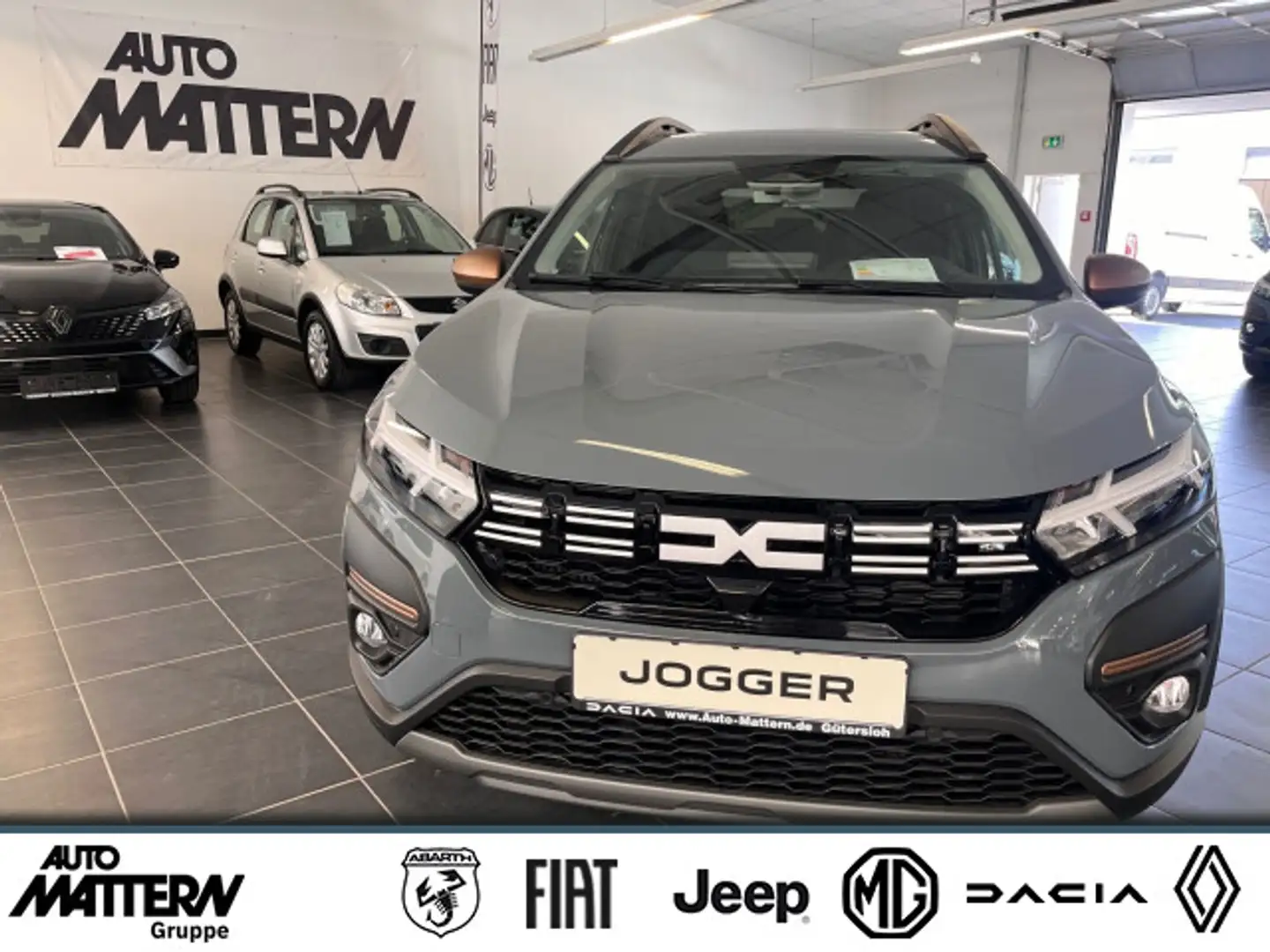 Dacia Jogger Extreme+ TCE 110 PS 7 Sitzer Klima Navi Grau - 1