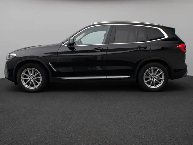 BMW X3 view 11