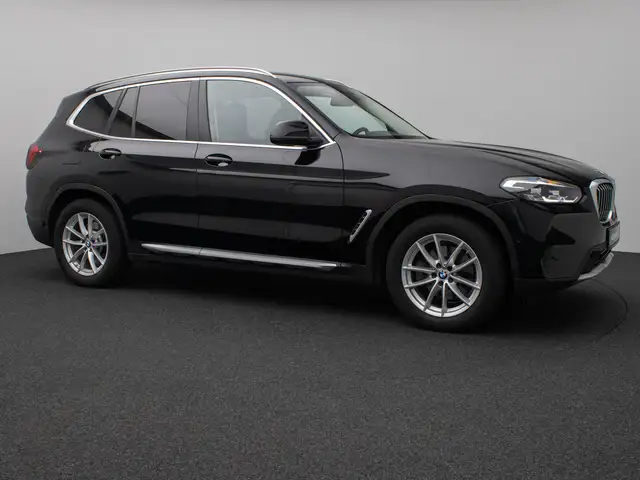 BMW X3 view 4