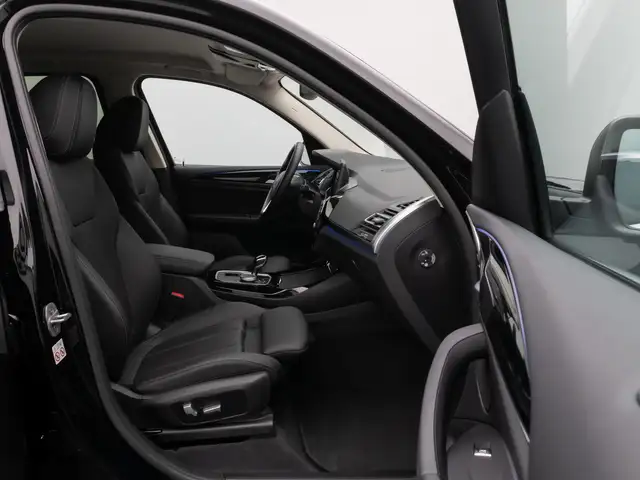 BMW X3 view 24