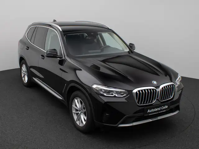BMW X3 view 3