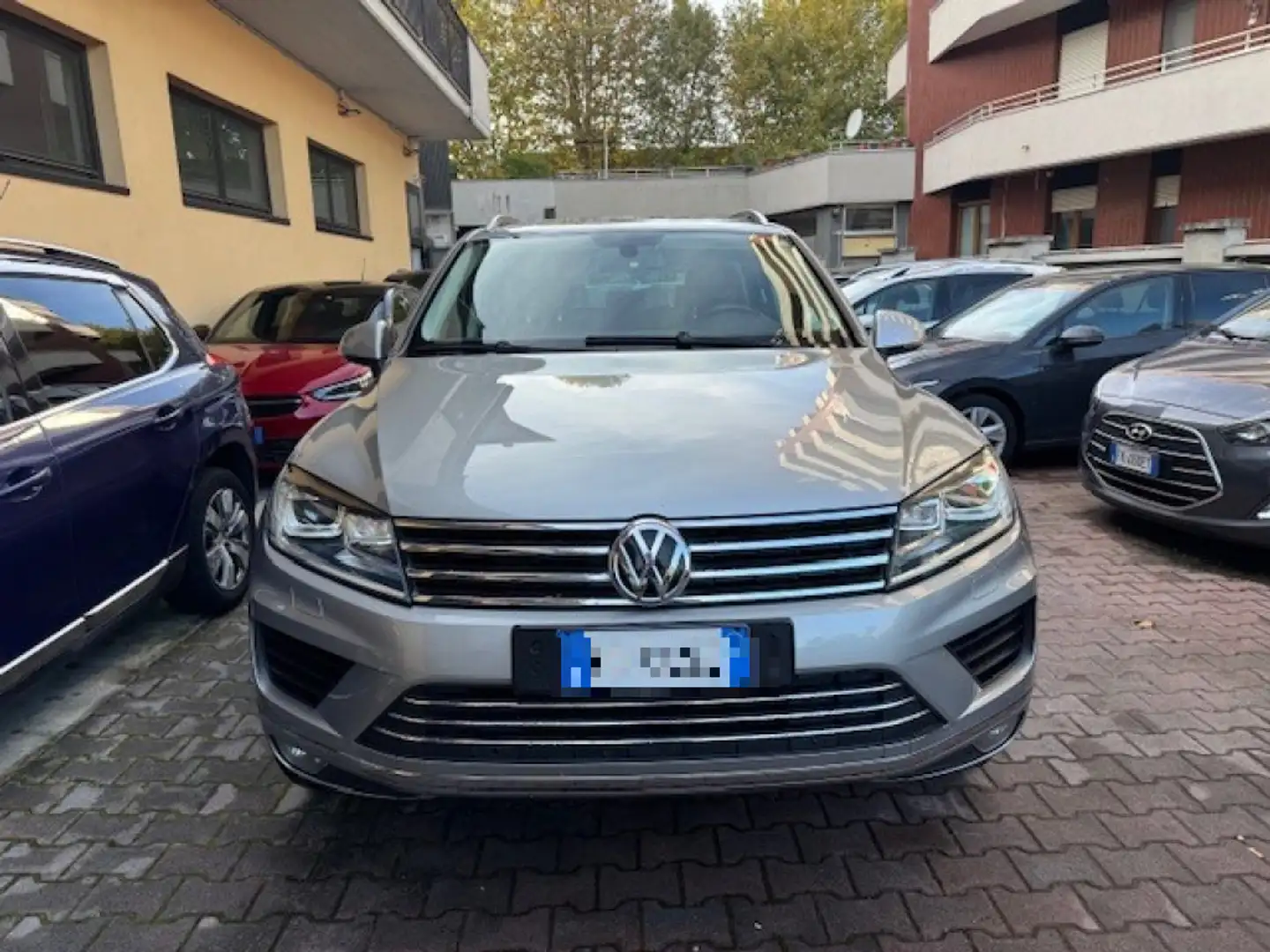 Volkswagen Touareg 3.0 TDI 204 CV tiptronic BlueMotion Techn. Executi Argento - 2