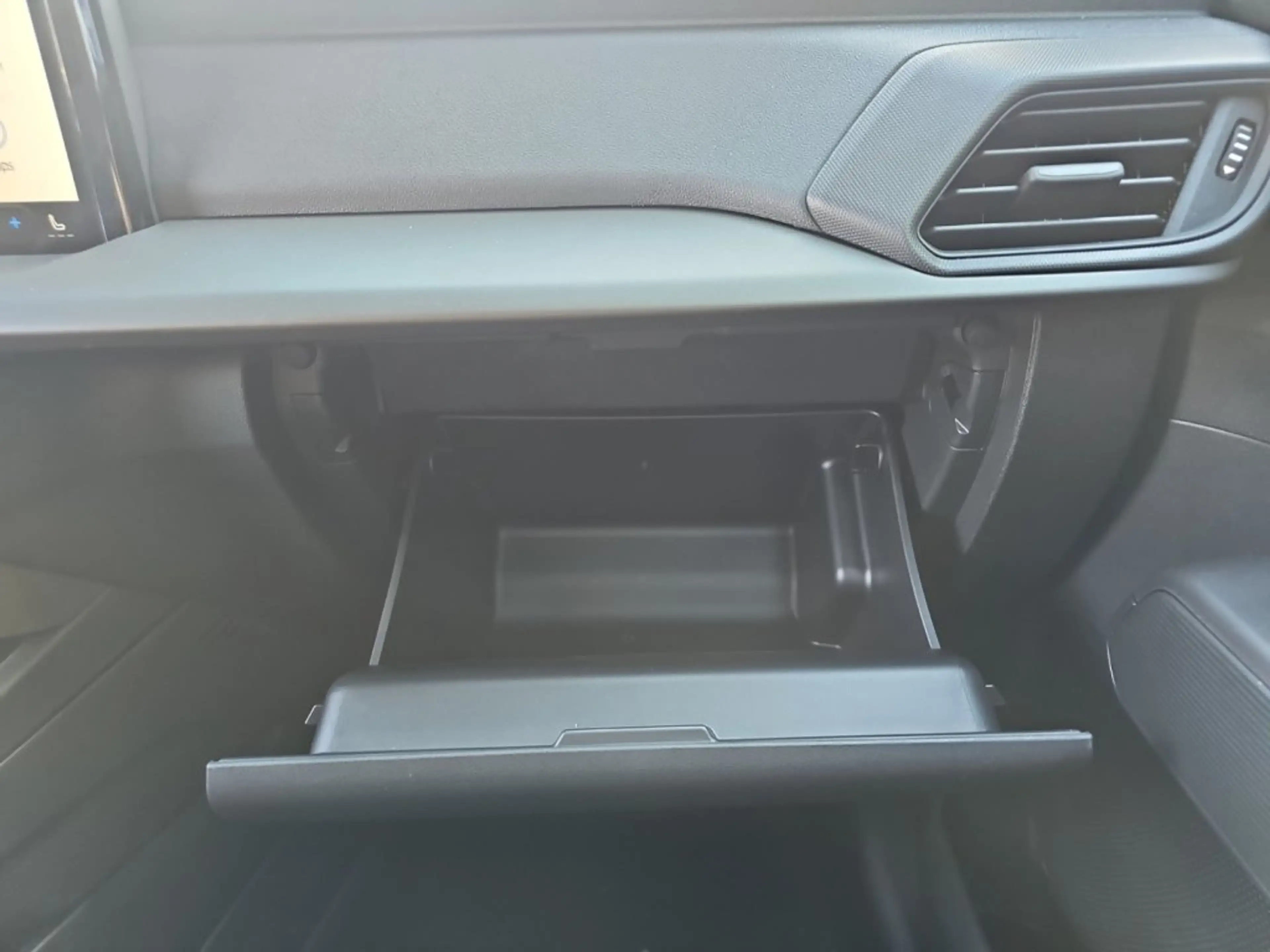 Ford Transit Courier Kasten Trend Elektro 136PS A FWD — photo 15