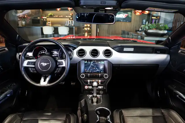 Ford Mustang view 5