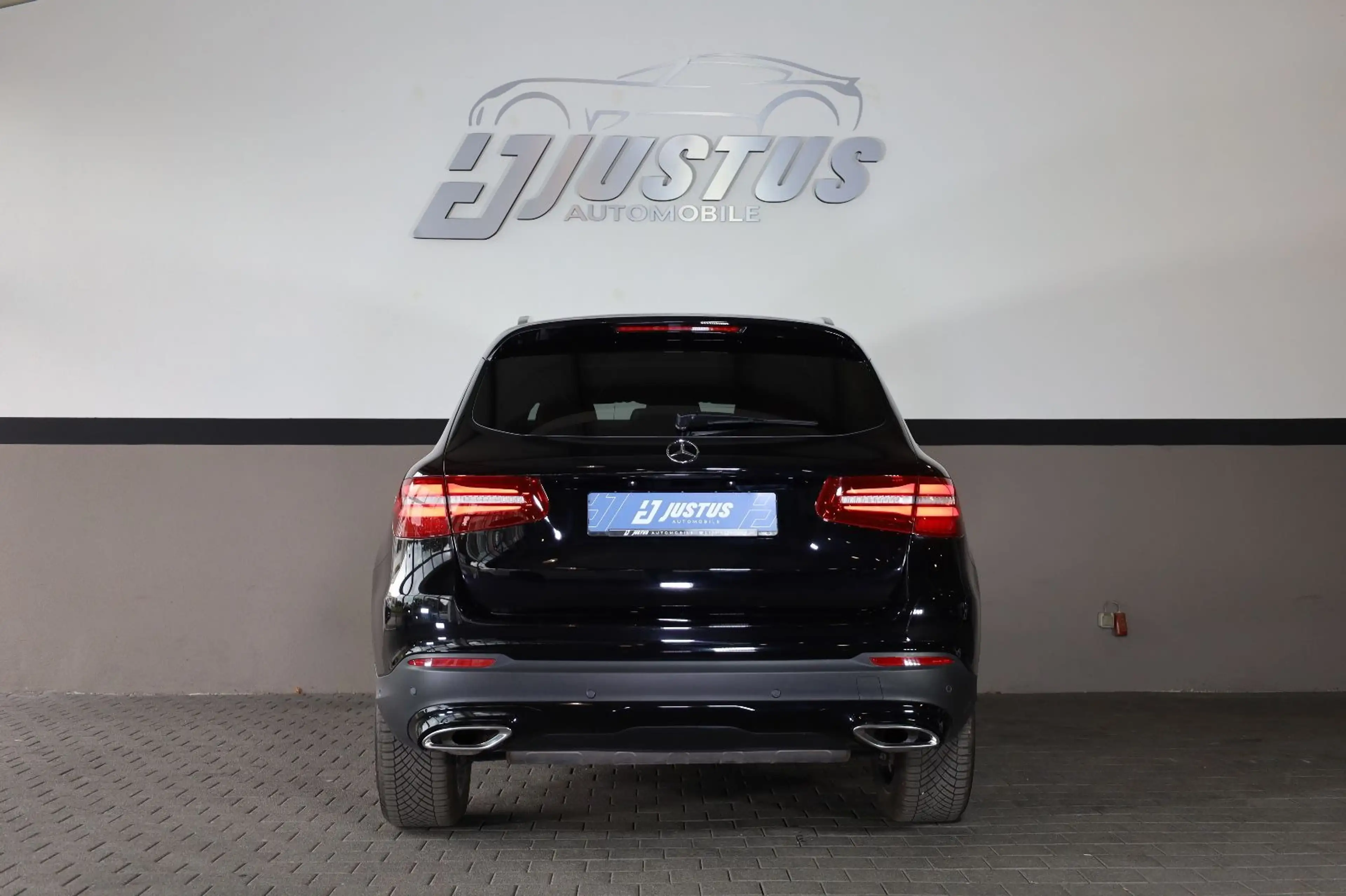 Mercedes-Benz GLC 350 e 4MATIC/BURMESTER/PANO/SHZ/TOTW/RFK/R19 — photo 5
