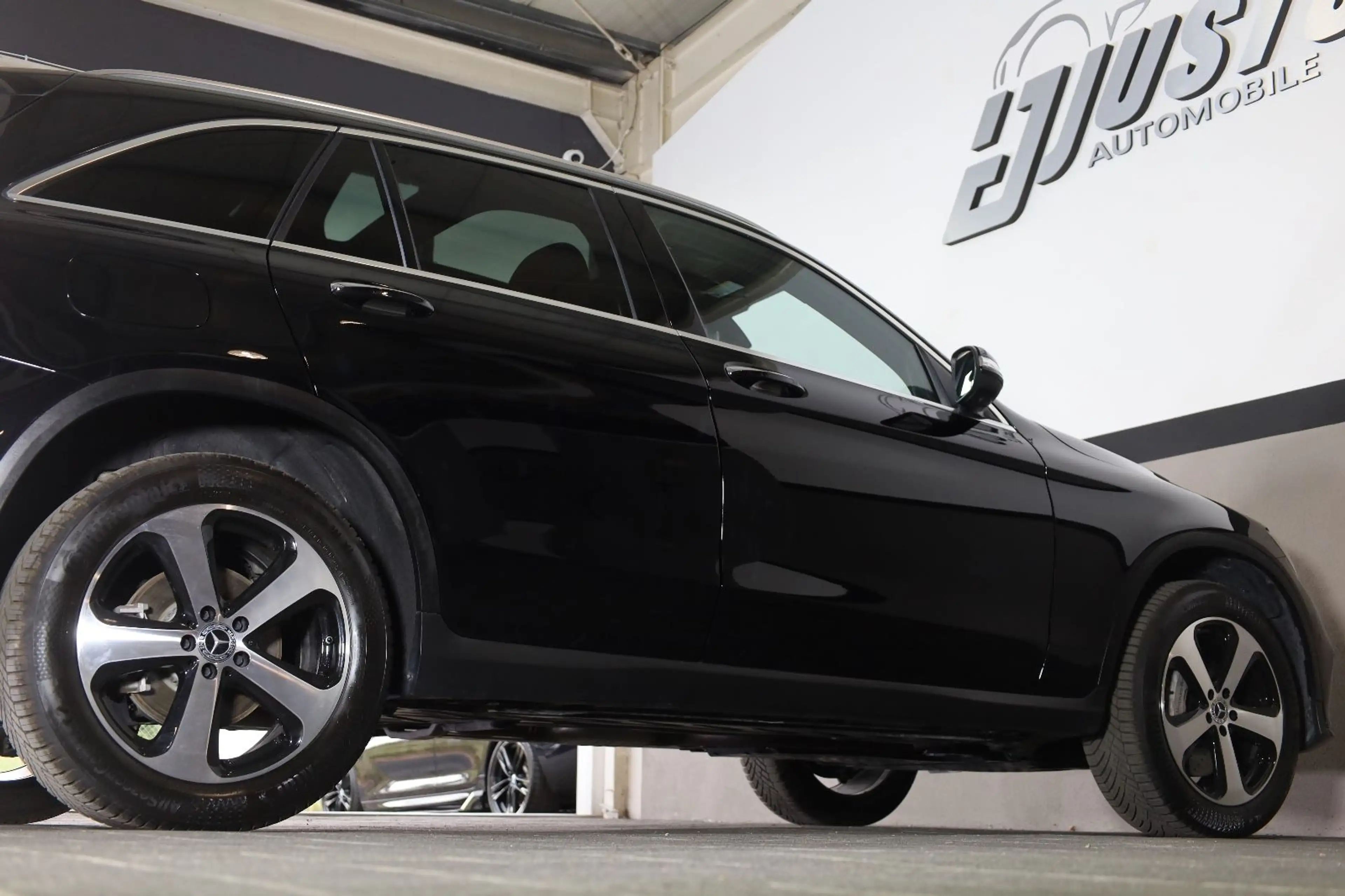 Mercedes-Benz GLC 350 e 4MATIC/BURMESTER/PANO/SHZ/TOTW/RFK/R19 — photo 8