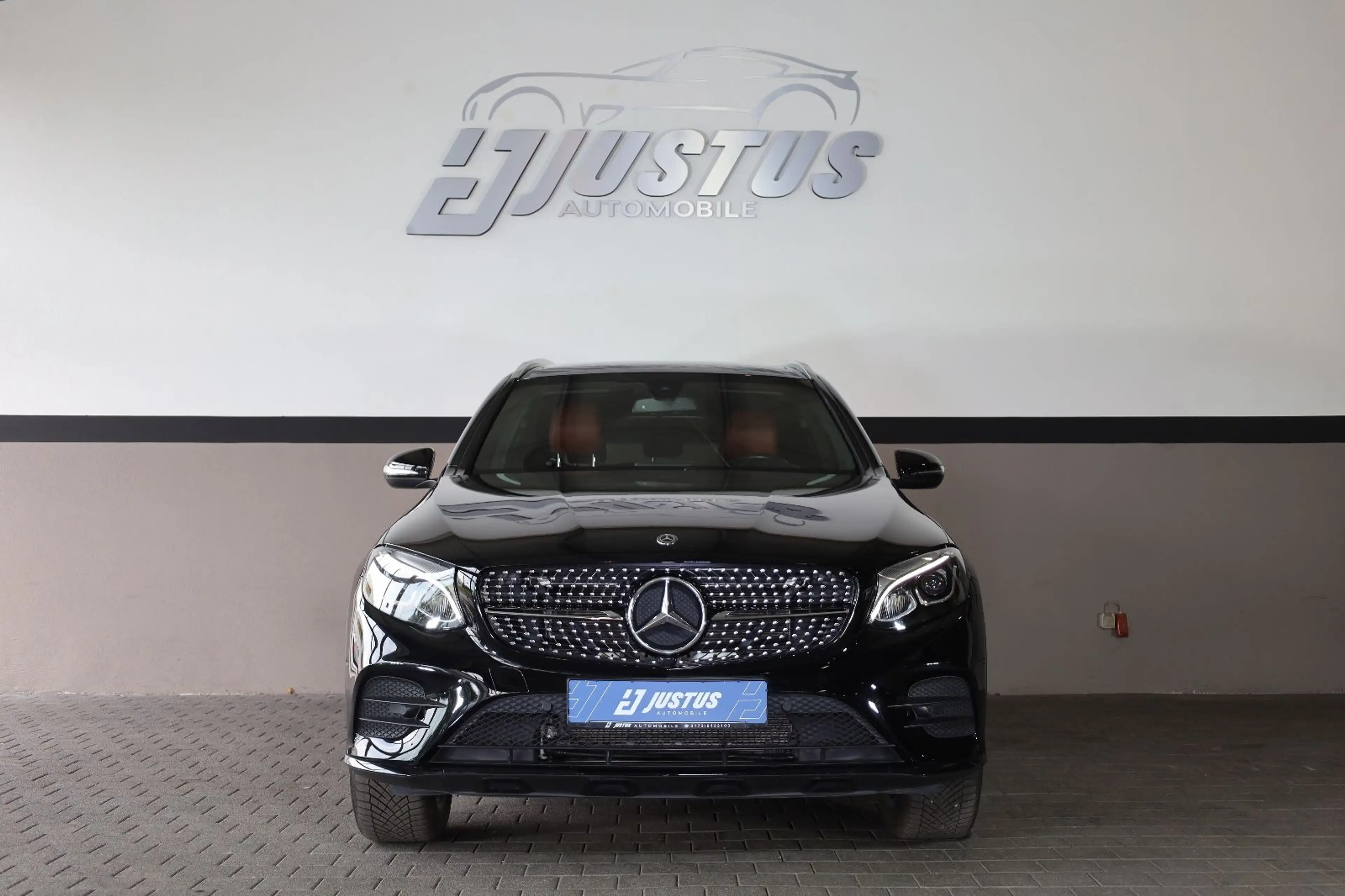 Mercedes-Benz GLC 350 e 4MATIC/BURMESTER/PANO/SHZ/TOTW/RFK/R19 — photo 2