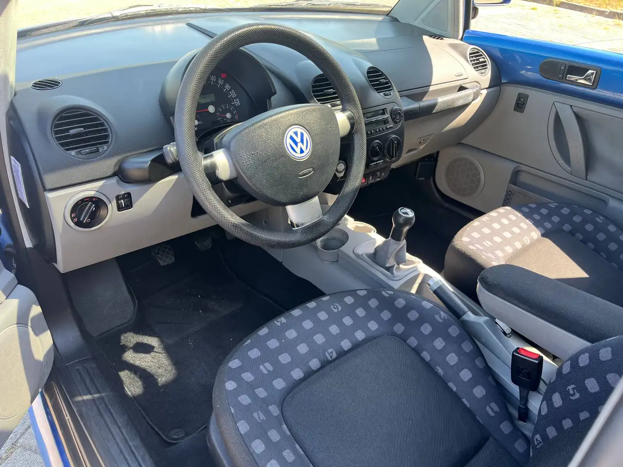 Volkswagen New Beetle 2.0 Highline, foto 7