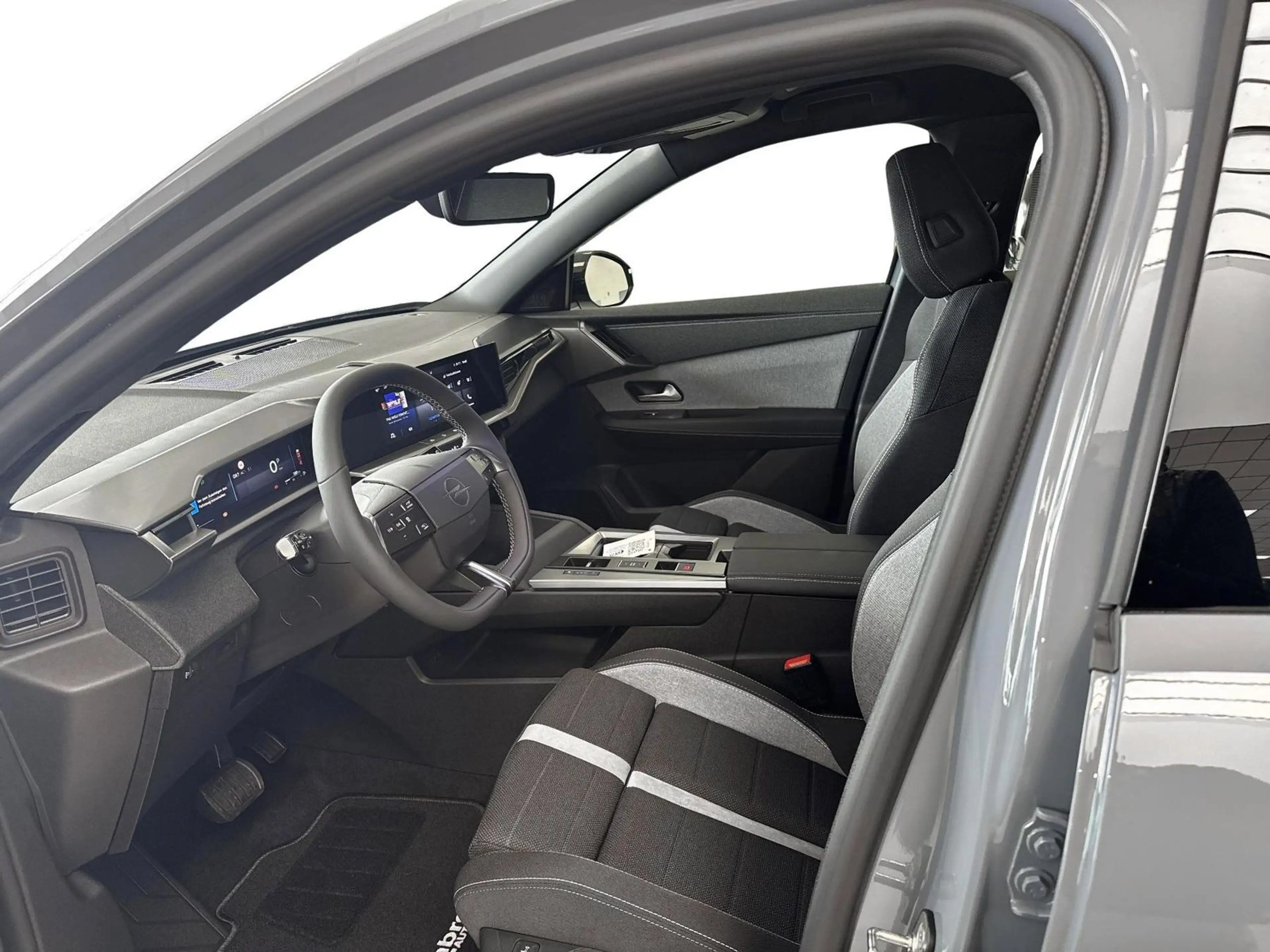 Opel Grandland X Grandland Edition Hybrid 145 PS Allwetterreifen — photo 7