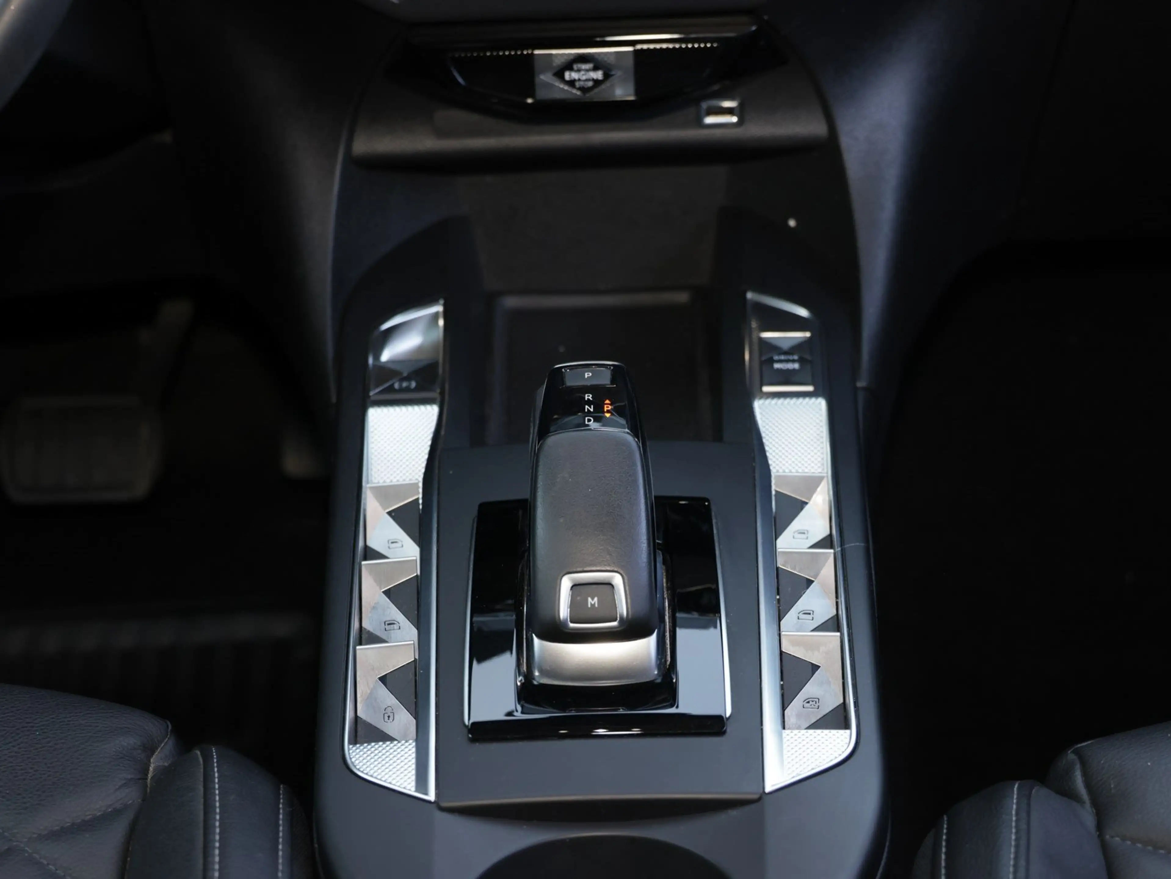 DS Automobiles DS 3 Crossback DS3 Crossback Toits de Paris — photo 12