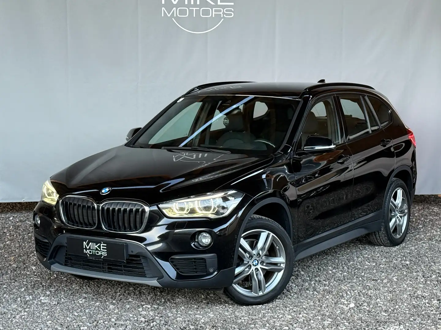 BMW X1 xDrive18d Advantage Aut. Noir - 2