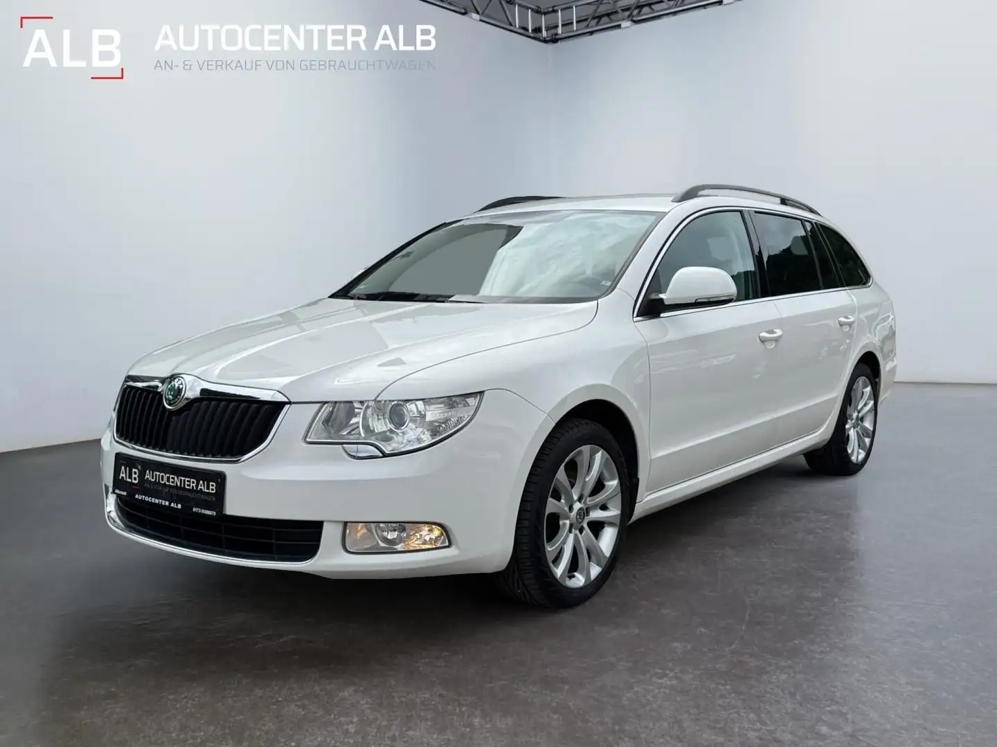 Skoda Superb Combi Ambition 2.0 TDI/1.HAND/XENON/NAVI/ Blanc - 1