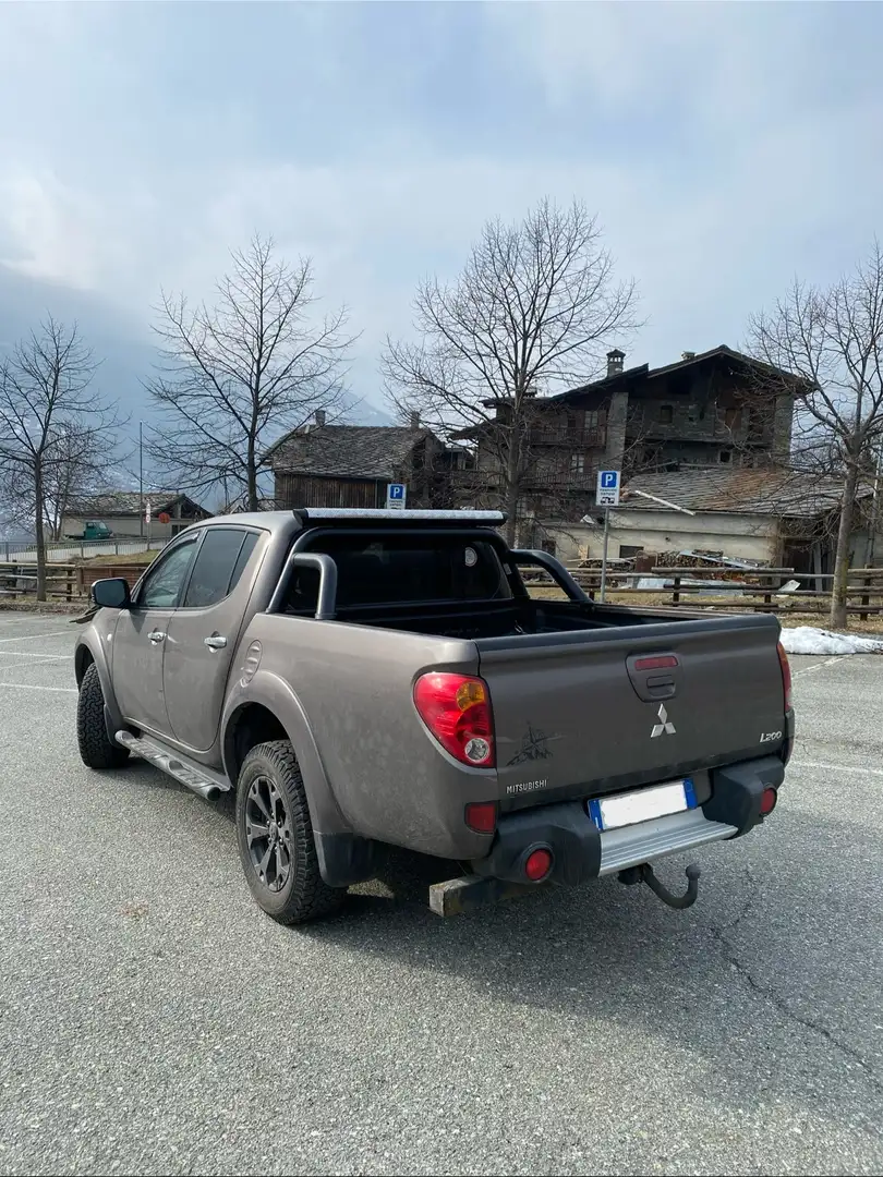 Mitsubishi L200 d.cab 2.5 di-d Intense Plus 178cv M1 - 2