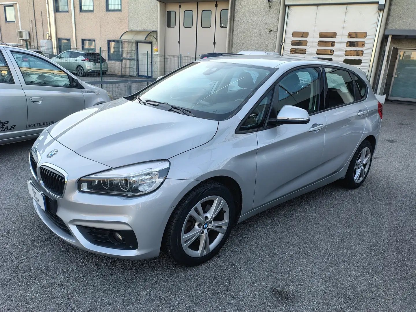 BMW 218 218d Gran Tourer Advantage auto Argento - 2