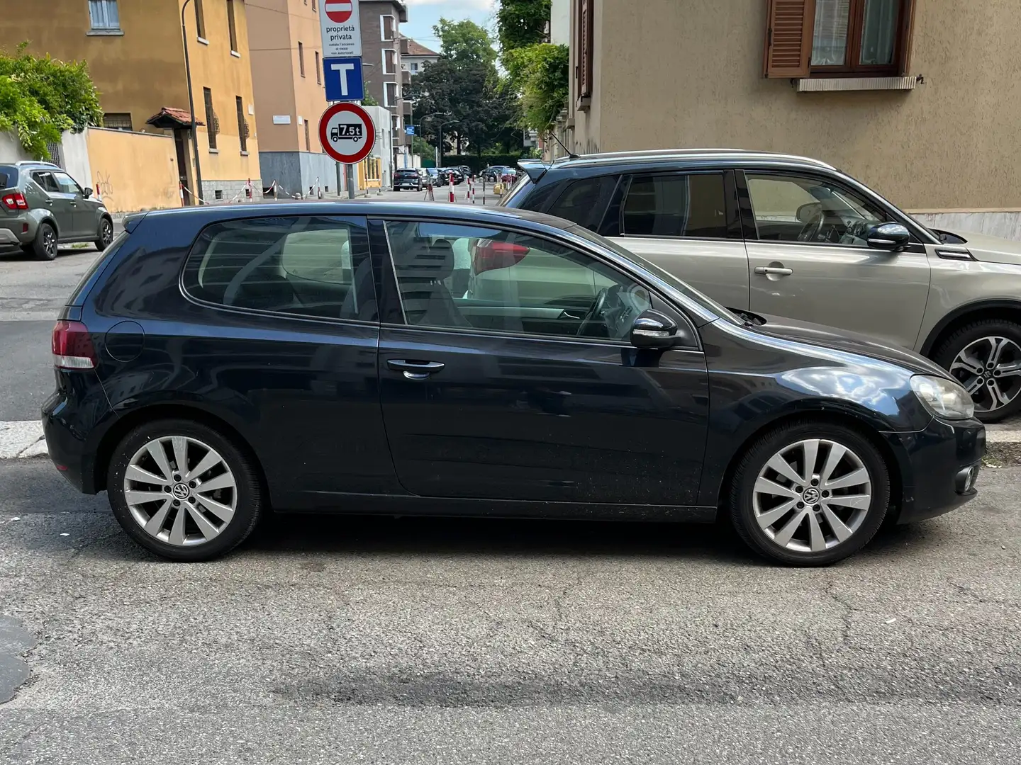 Volkswagen Golf Volkswagen Golf VI 2011 3p 1.4 tsi Highline Nero - 1