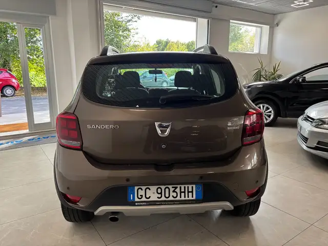 Dacia Sandero view 5