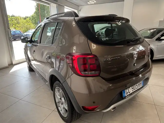Dacia Sandero view 4