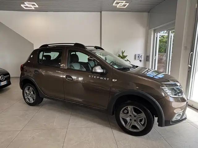 Dacia Sandero view 7