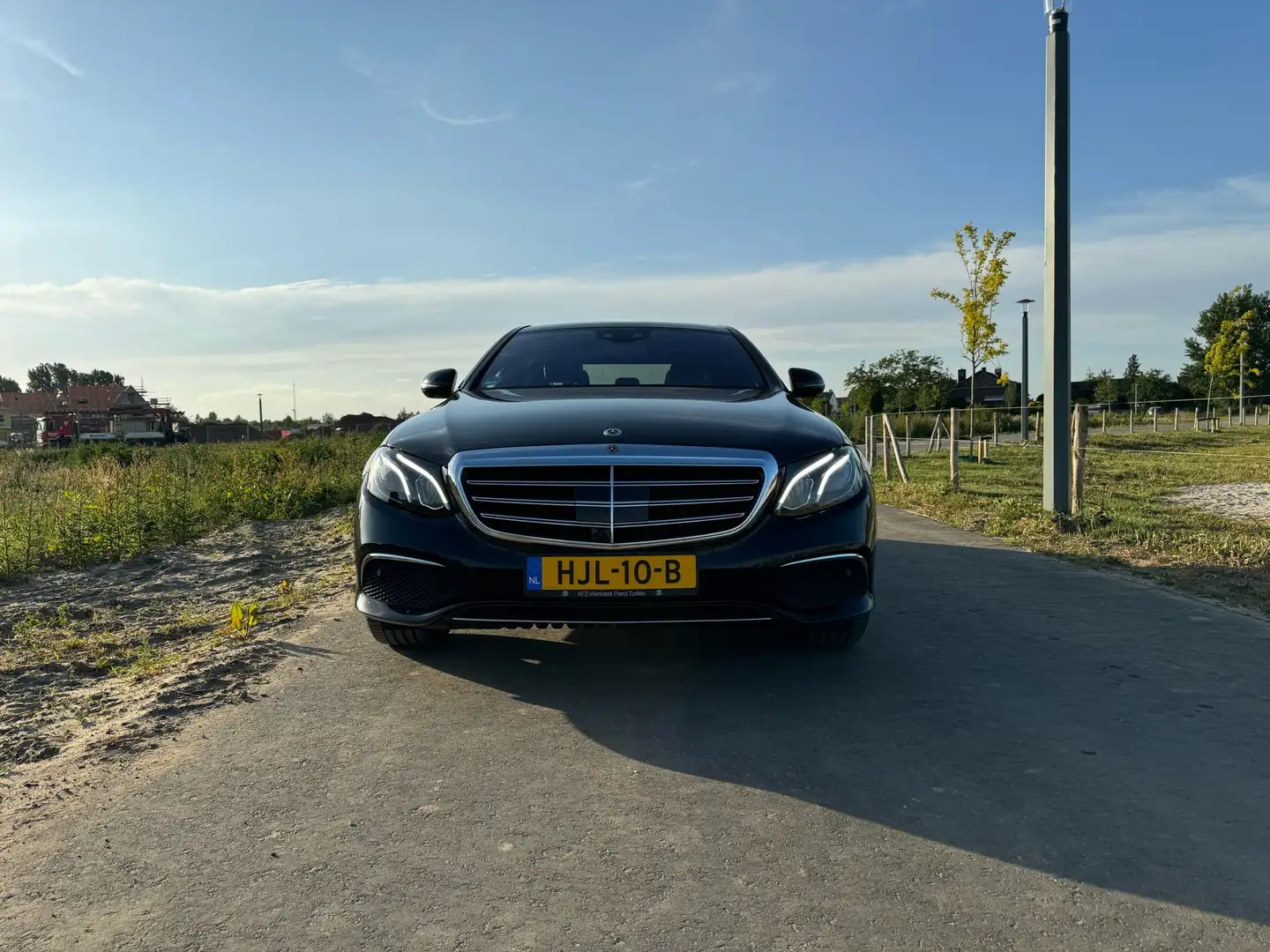 Mercedes-Benz E 300 Mercedes-Benz E-Klasse E300 e met dealer garantie! Zwart - 1