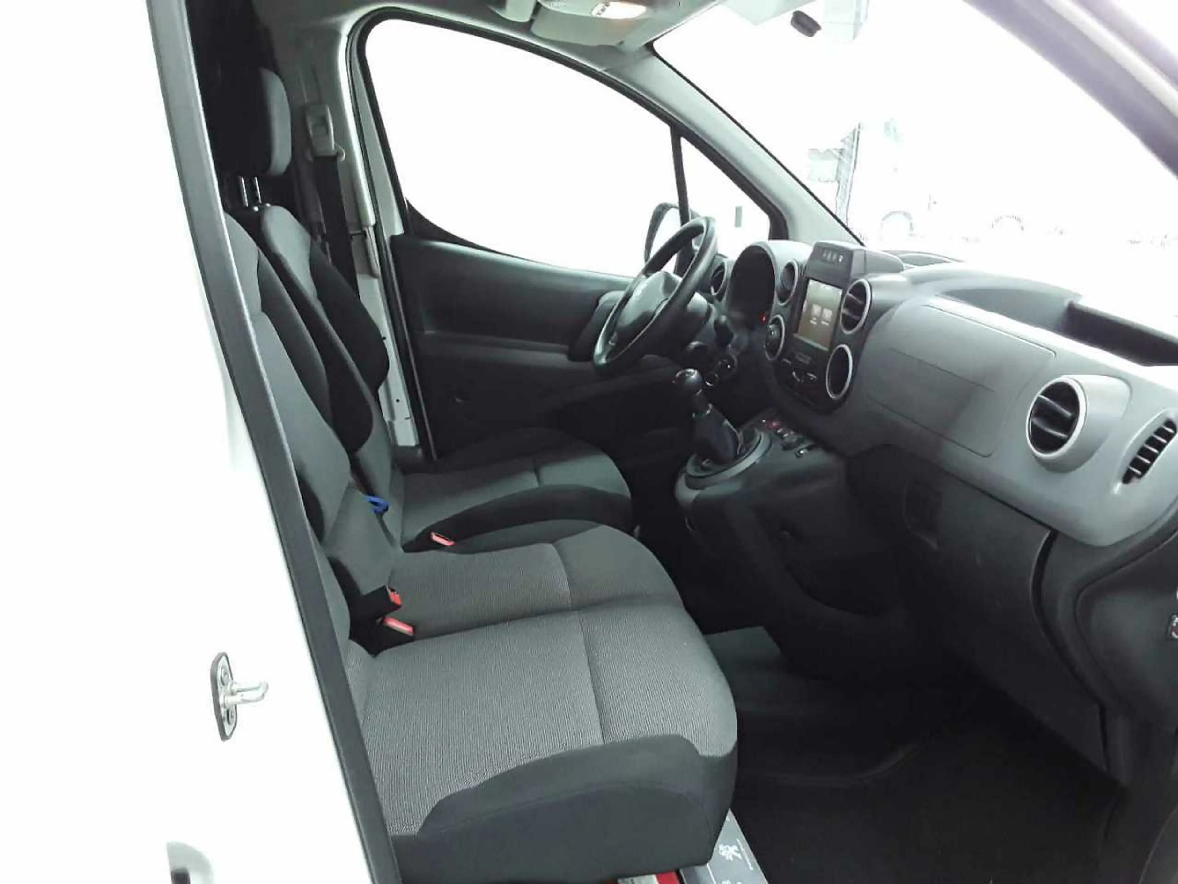 Peugeot Partner Partner 1.6HDi Premium Avantage Edition — photo 8