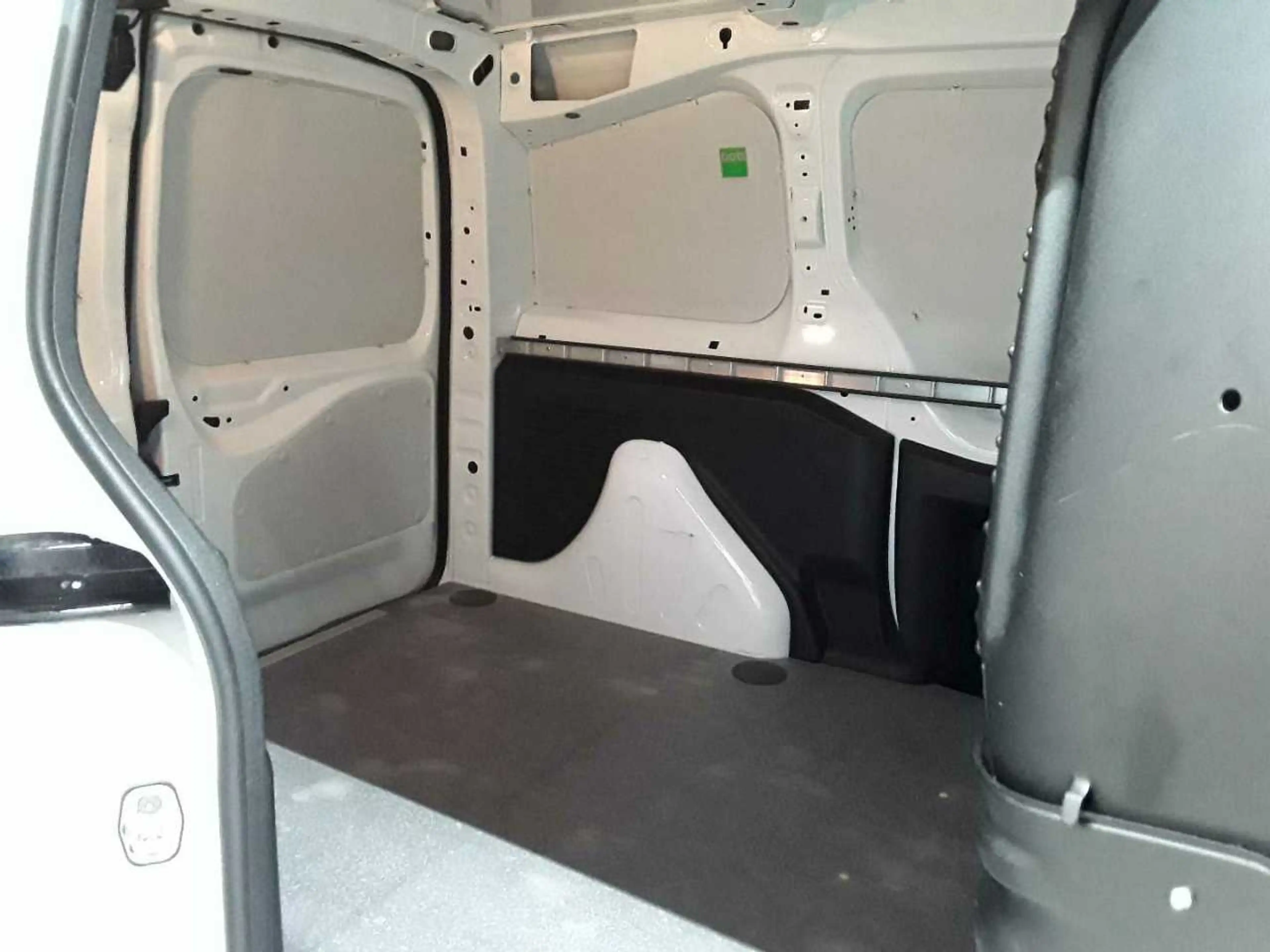 Peugeot Partner Partner 1.6HDi Premium Avantage Edition — photo 14