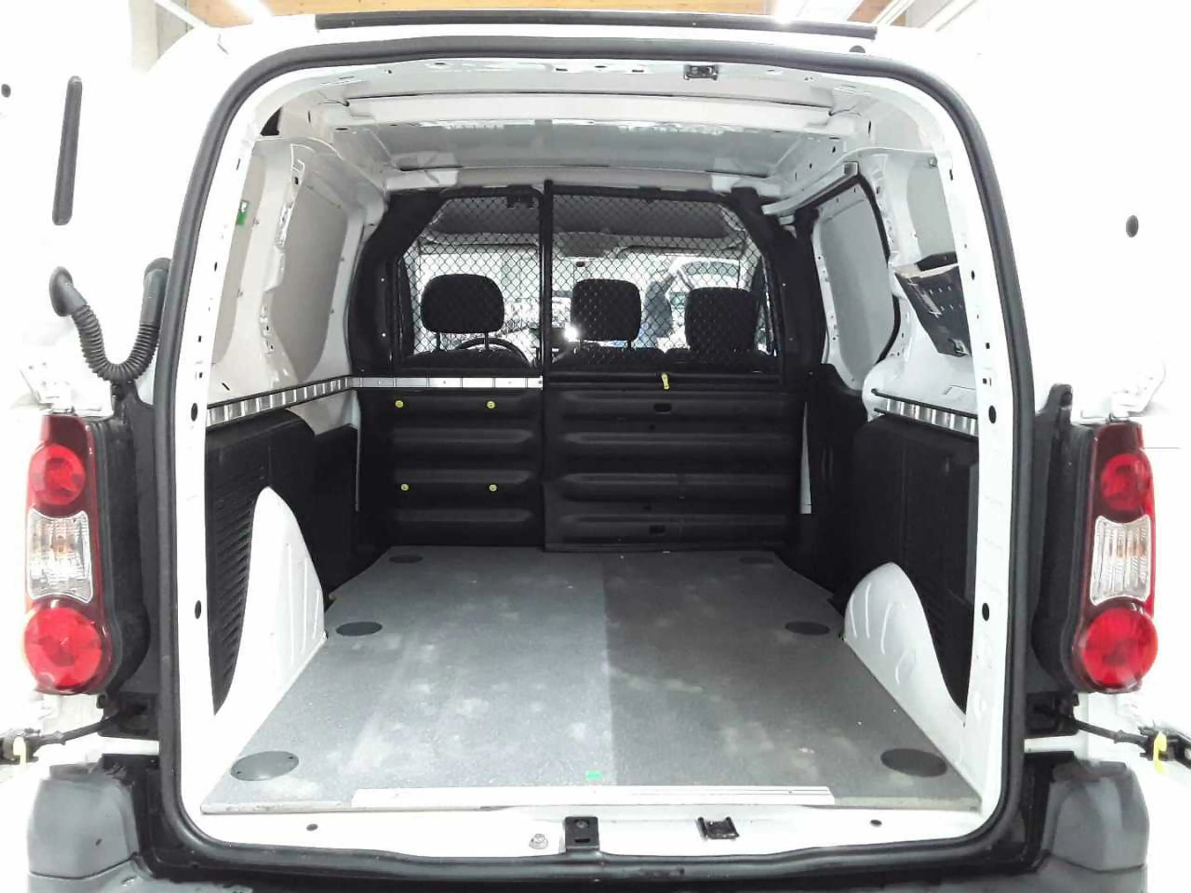 Peugeot Partner Partner 1.6HDi Premium Avantage Edition — photo 15