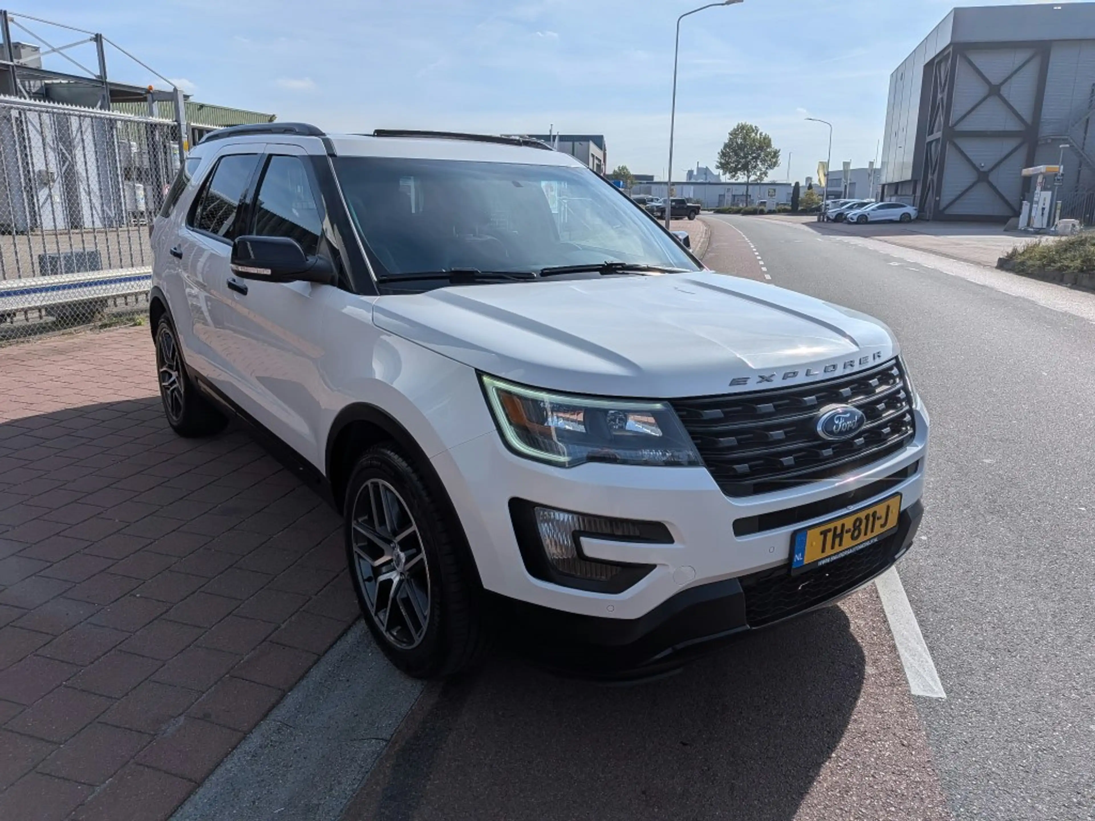 Ford Explorer 3.5 V6 370 PK 7 persoons — photo 9