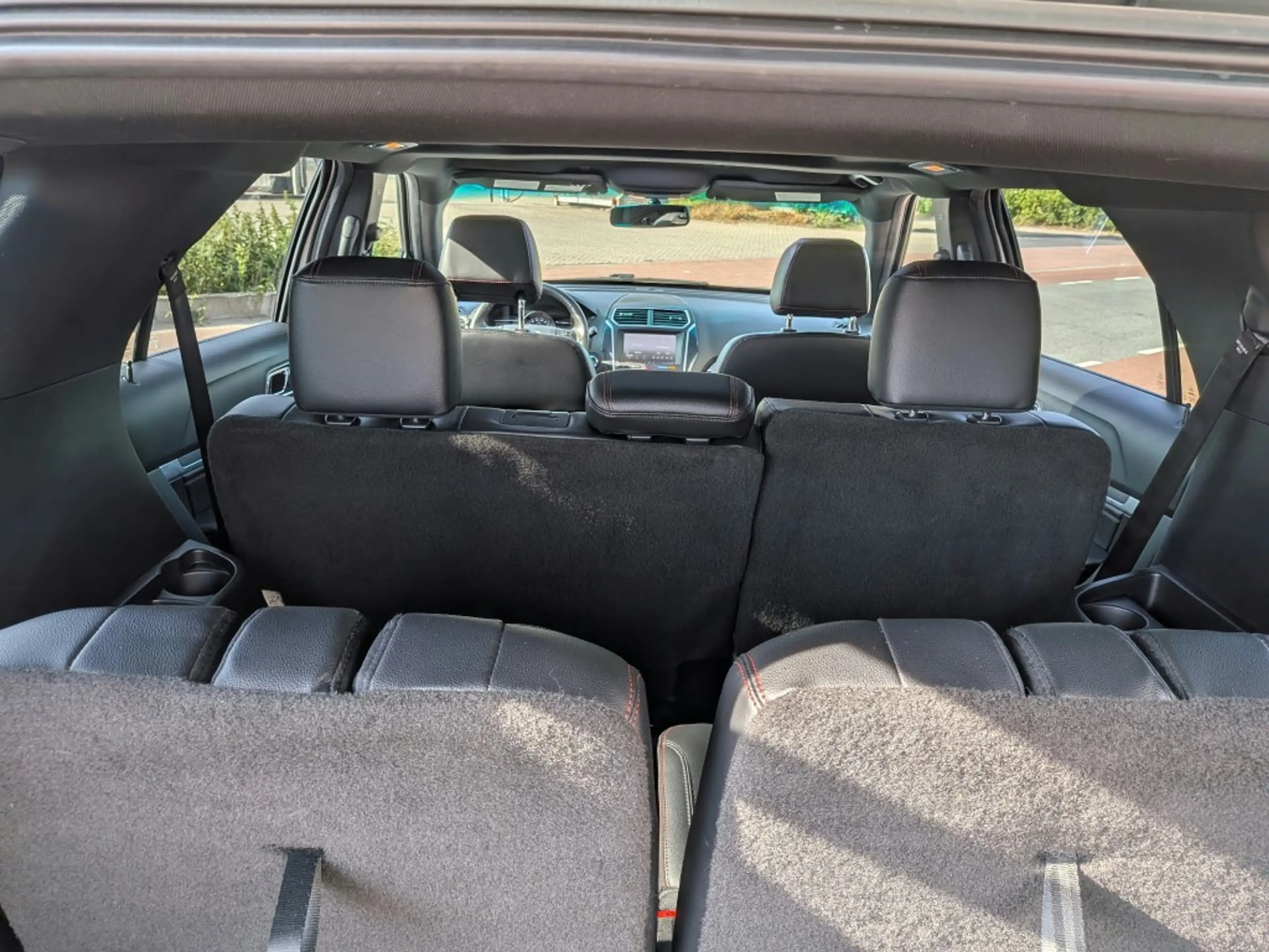 Ford Explorer 3.5 V6 370 PK 7 persoons — photo 16