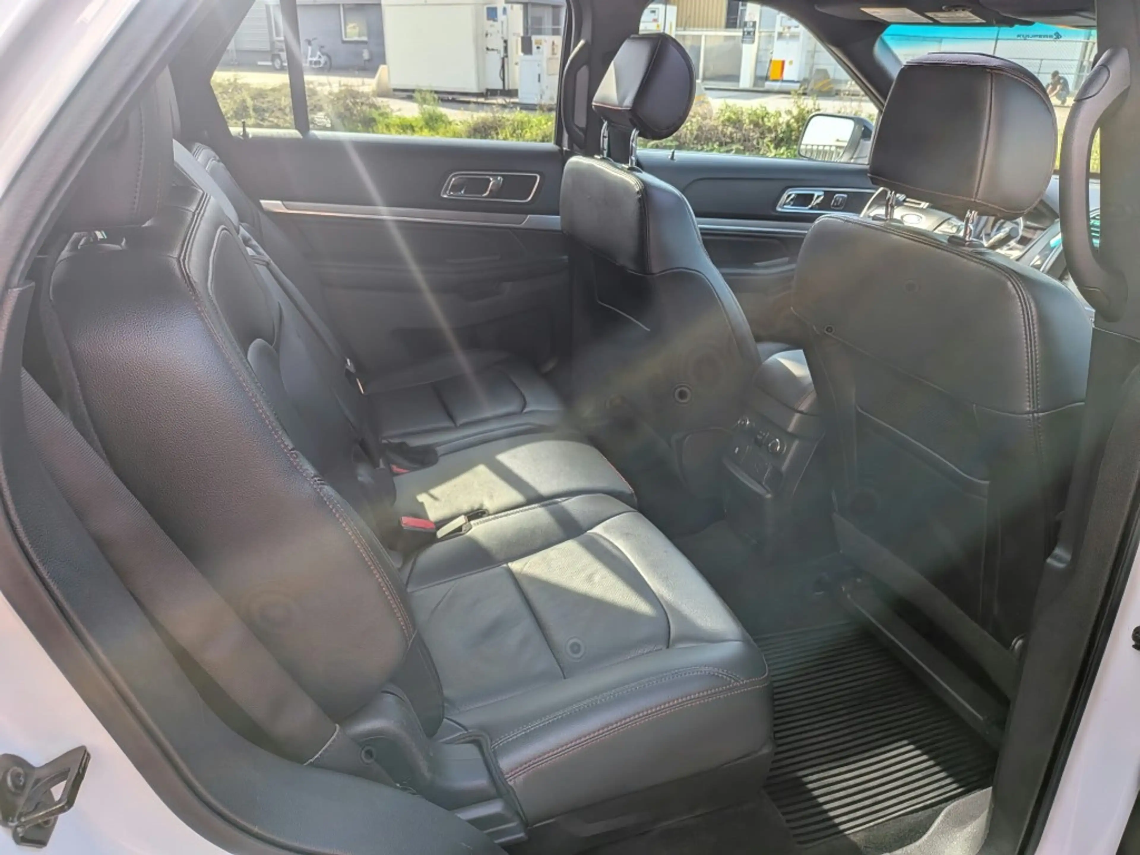 Ford Explorer 3.5 V6 370 PK 7 persoons — photo 8