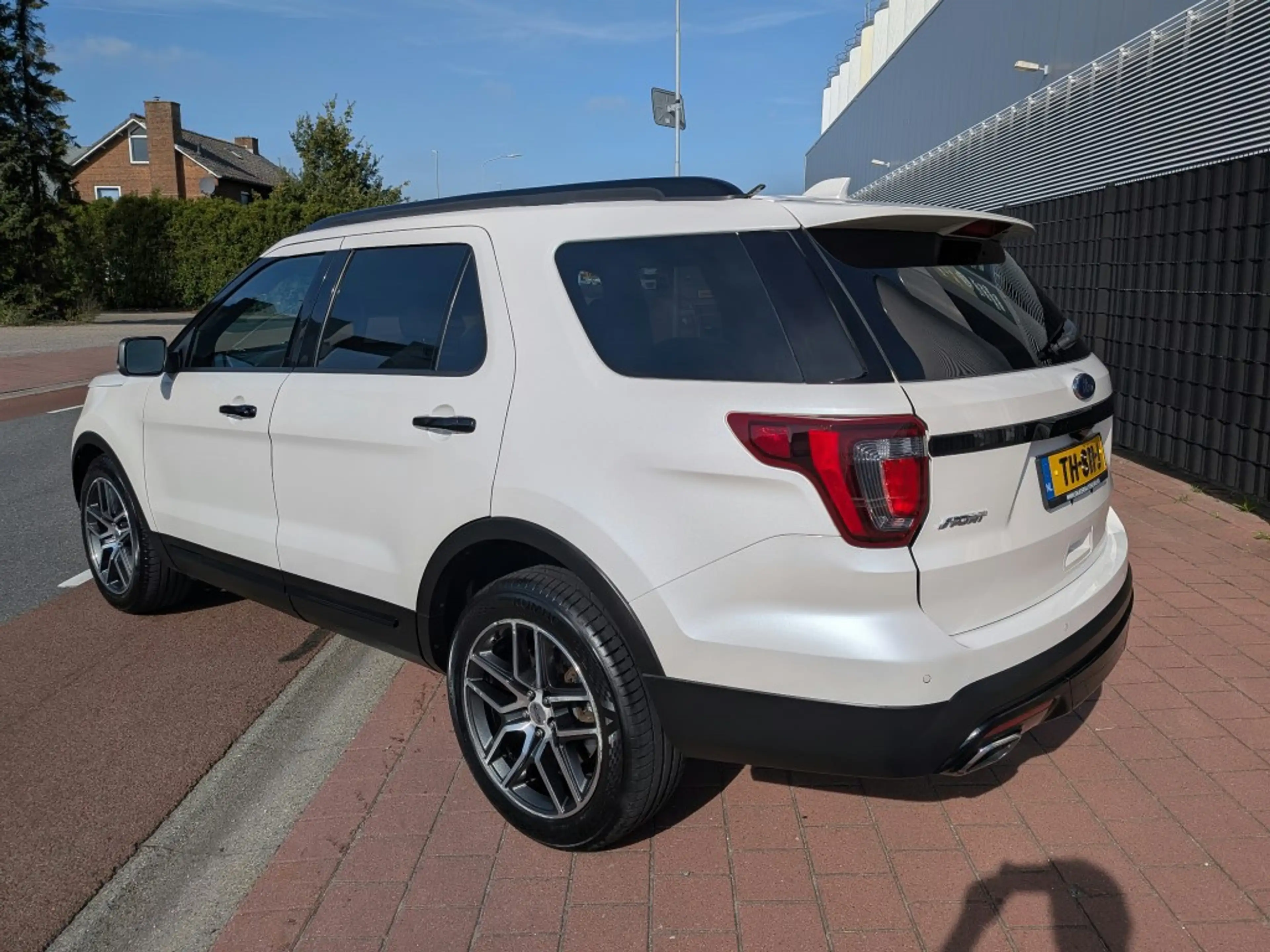 Ford Explorer 3.5 V6 370 PK 7 persoons — photo 3