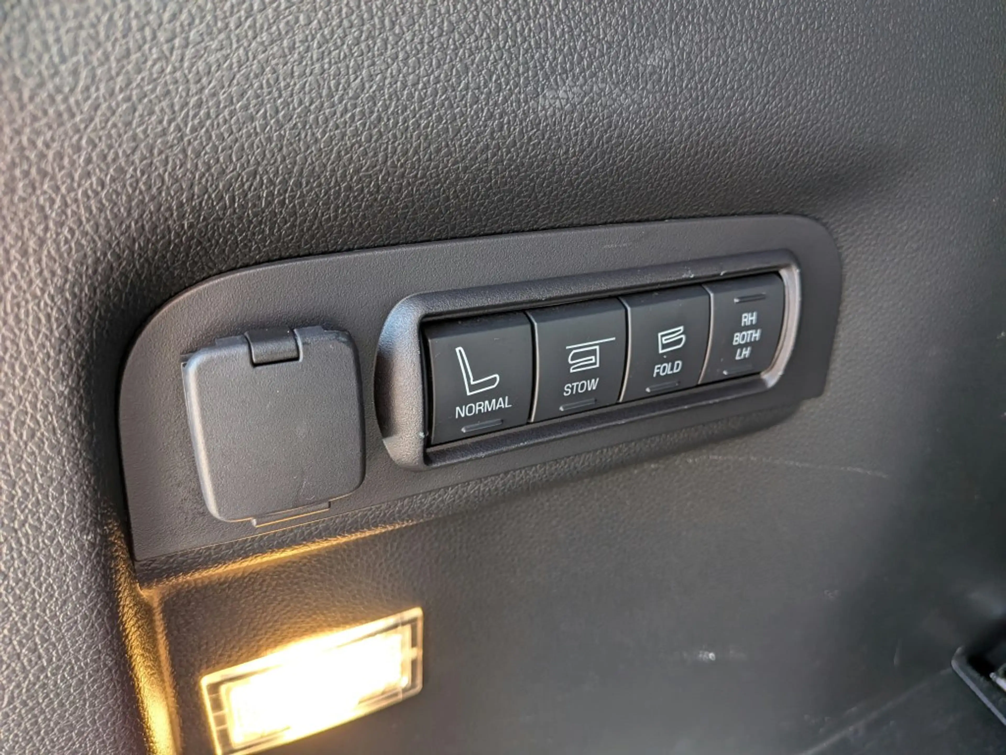 Ford Explorer 3.5 V6 370 PK 7 persoons — photo 21