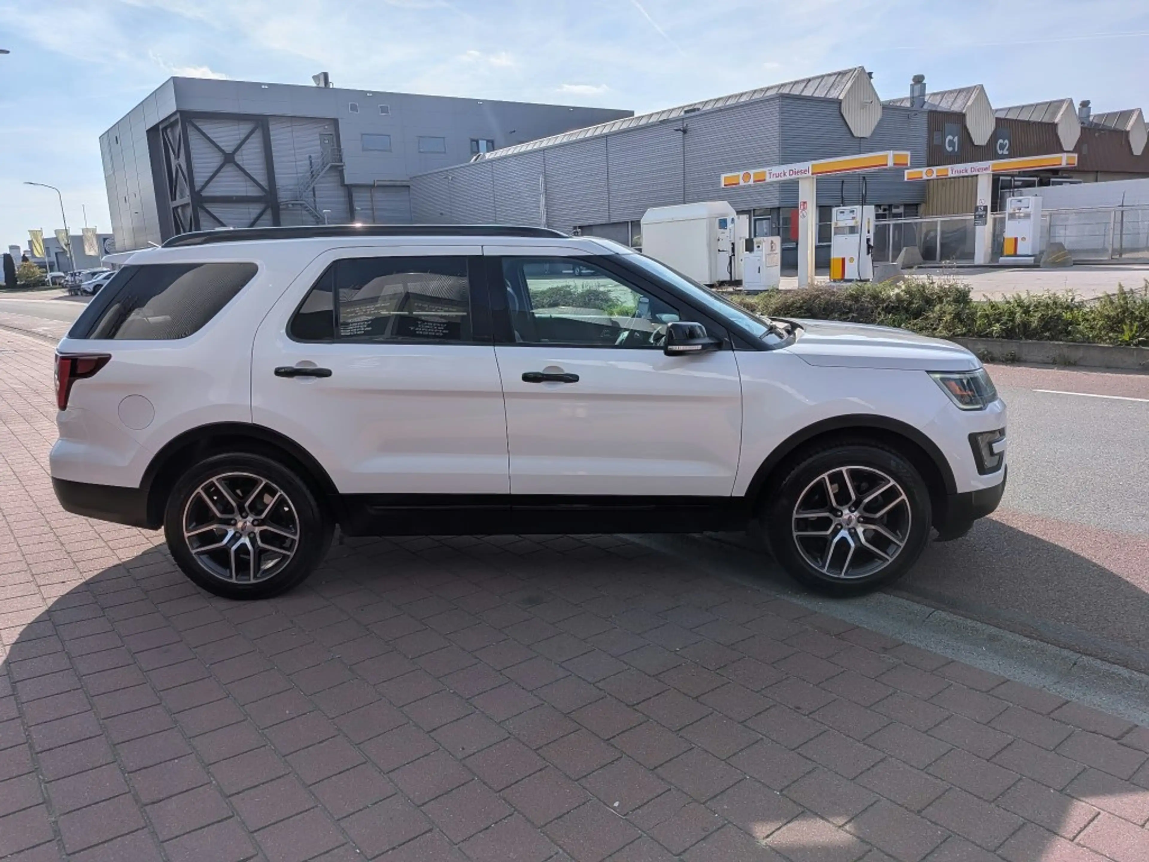Ford Explorer 3.5 V6 370 PK 7 persoons — photo 6