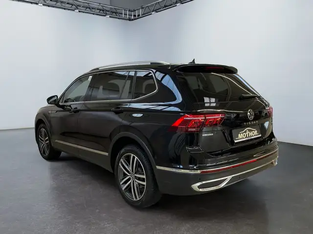 Volkswagen Tiguan Allspace view 4