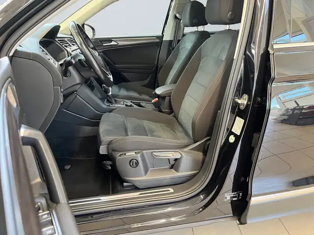 Volkswagen Tiguan Allspace view 7