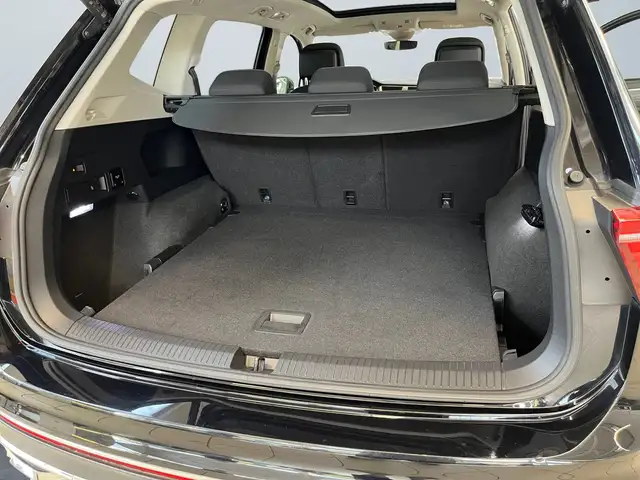 Volkswagen Tiguan Allspace view 14