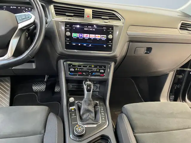 Volkswagen Tiguan Allspace view 9