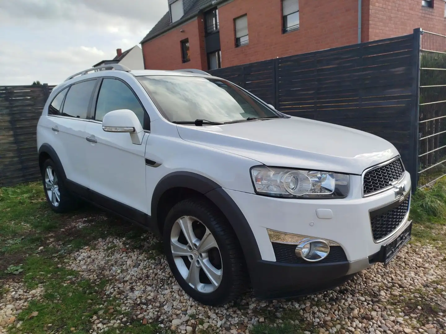 Chevrolet Captiva 2.2 D LTZ 4WD*Autom.*Pano*Temp.*Navi*7Si Weiß - 2