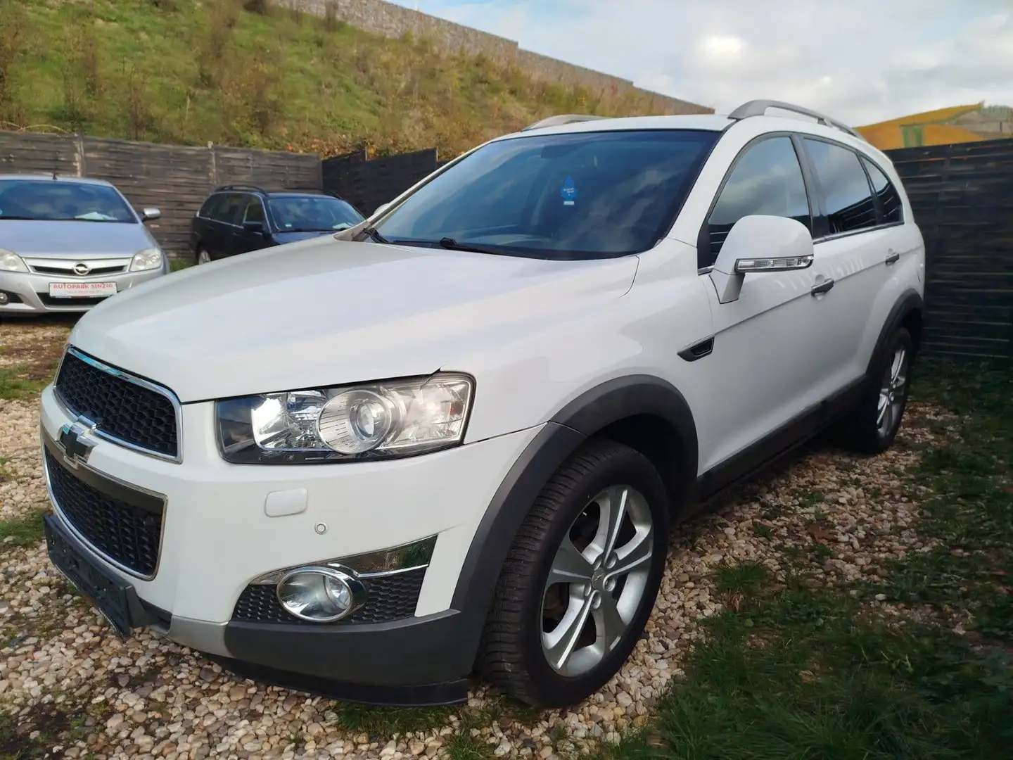 Chevrolet Captiva 2.2 D LTZ 4WD*Autom.*Pano*Temp.*Navi*7Si Weiß - 1
