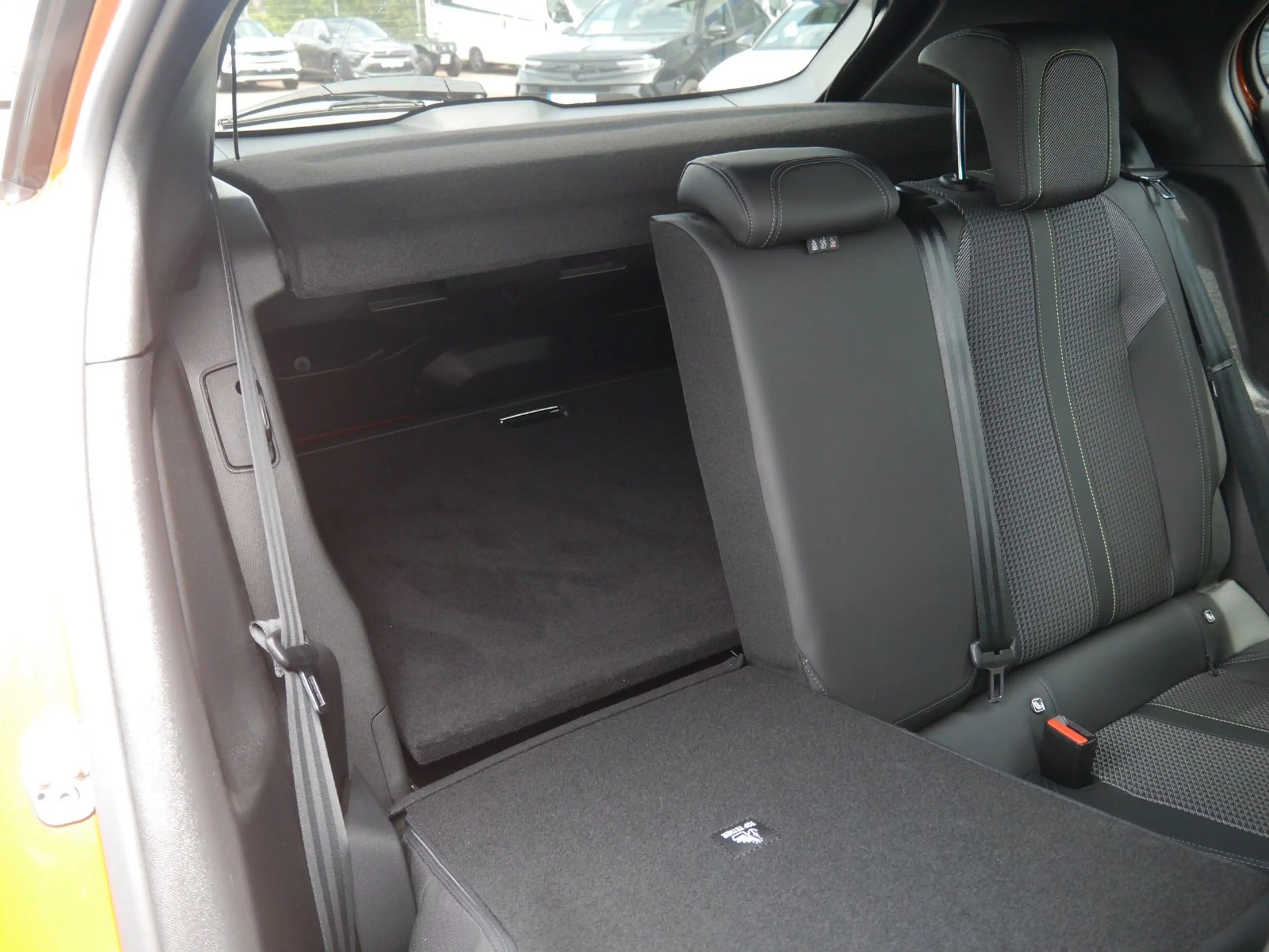 Peugeot 2008 PureTech 155 "GT"  LED/Navi/APP/Kamera — photo 10