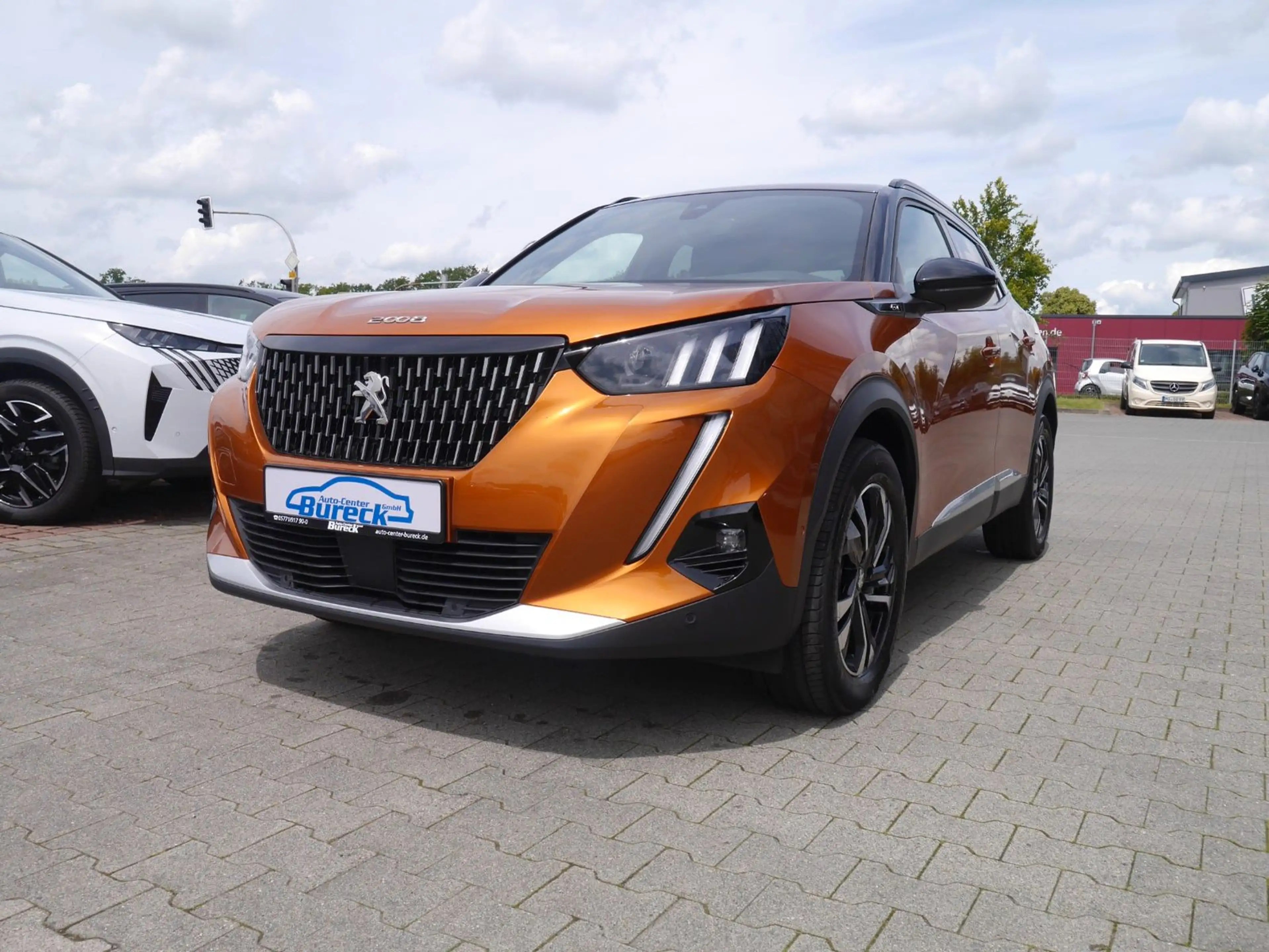 Peugeot 2008 PureTech 155 "GT"  LED/Navi/APP/Kamera — photo 2