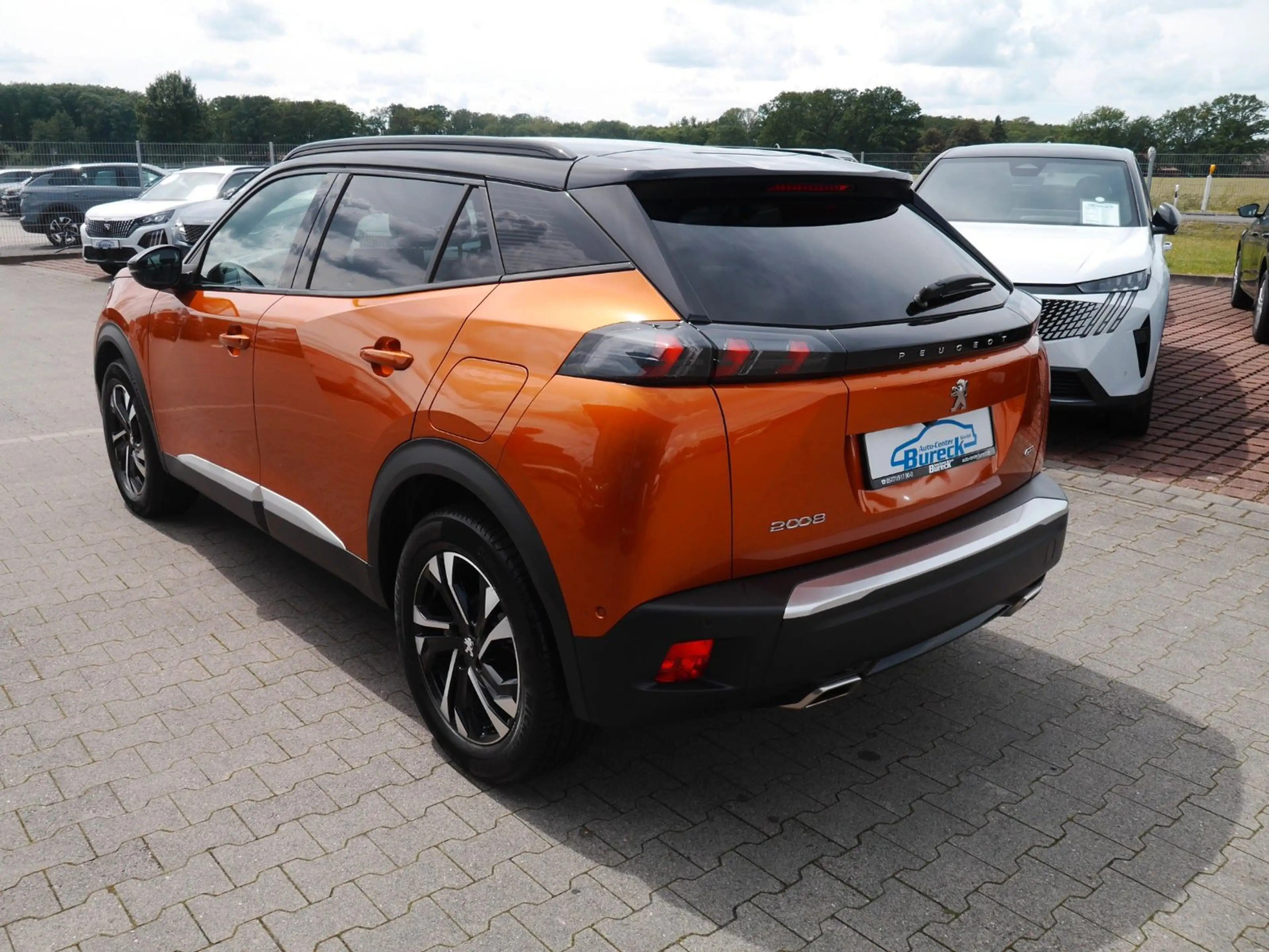 Peugeot 2008 PureTech 155 "GT"  LED/Navi/APP/Kamera — photo 4