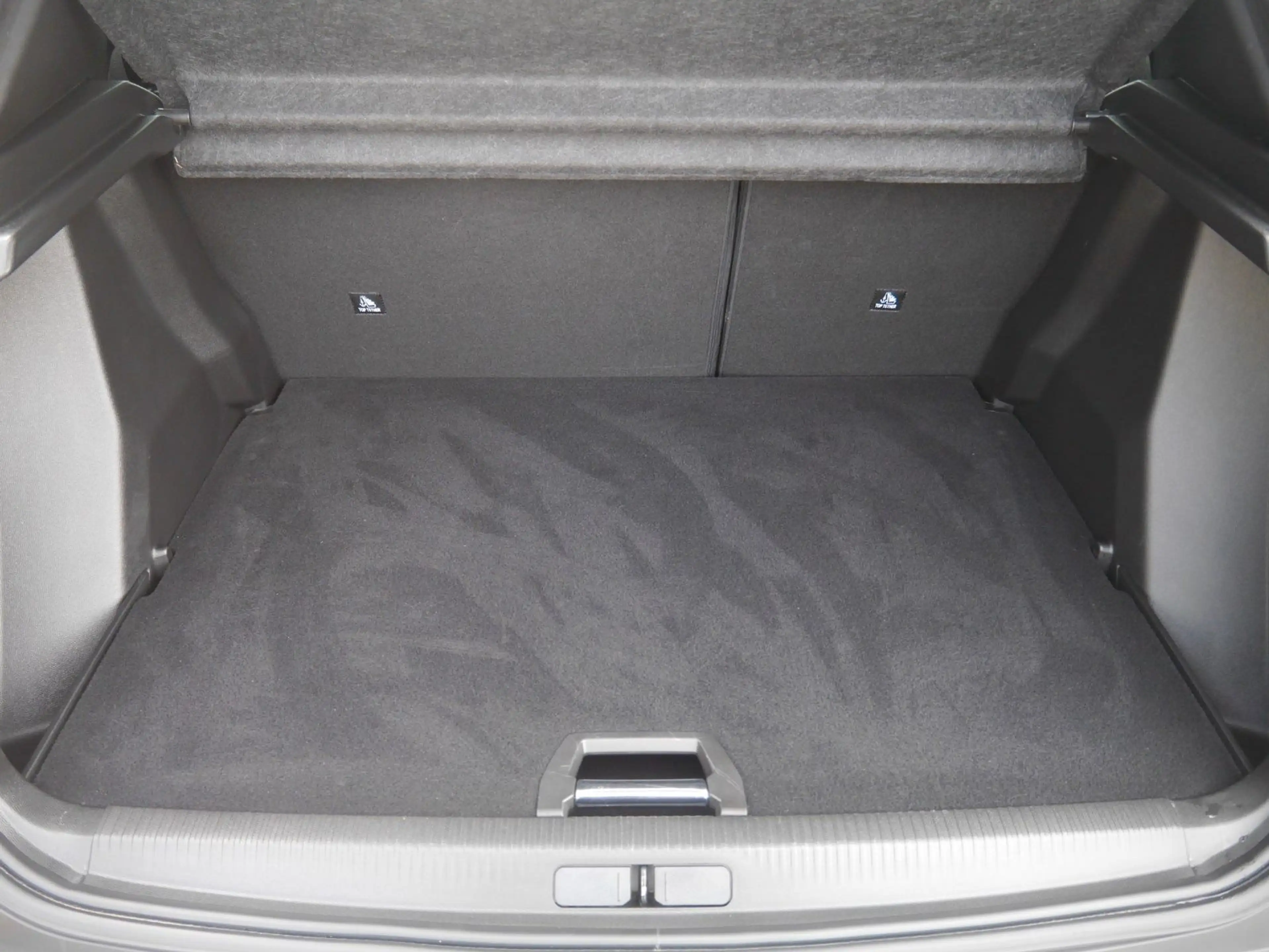 Peugeot 2008 PureTech 155 "GT"  LED/Navi/APP/Kamera — photo 7