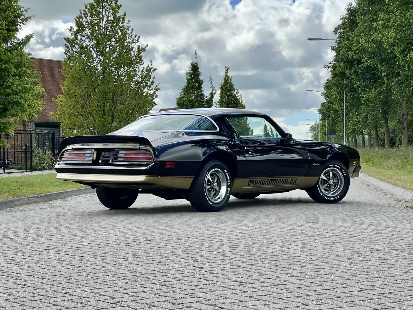 Pontiac Firebird Formula 400 Schwarz - 2
