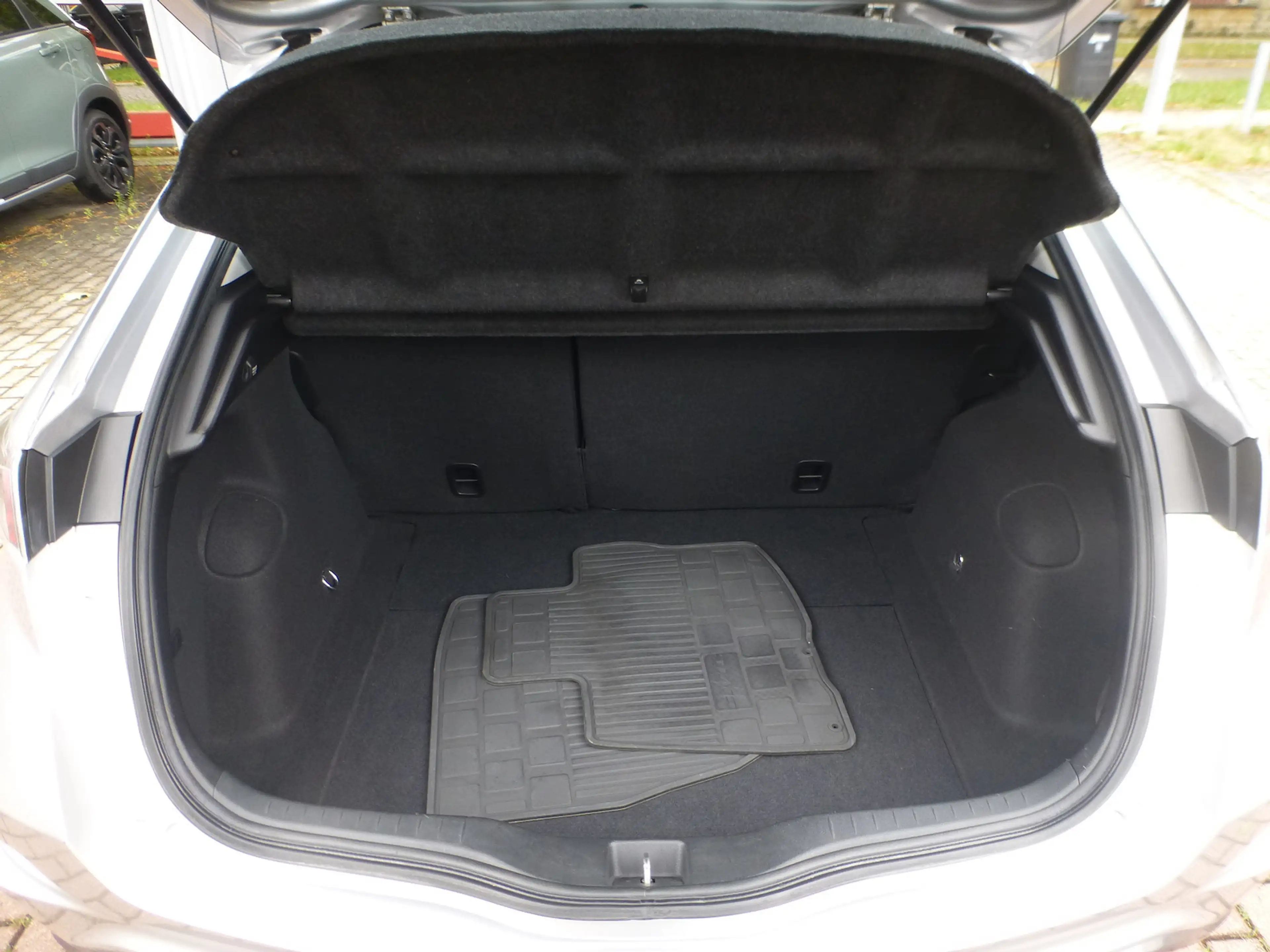 Honda Civic 1,4 Comfort 5-Türer Klima — photo 5