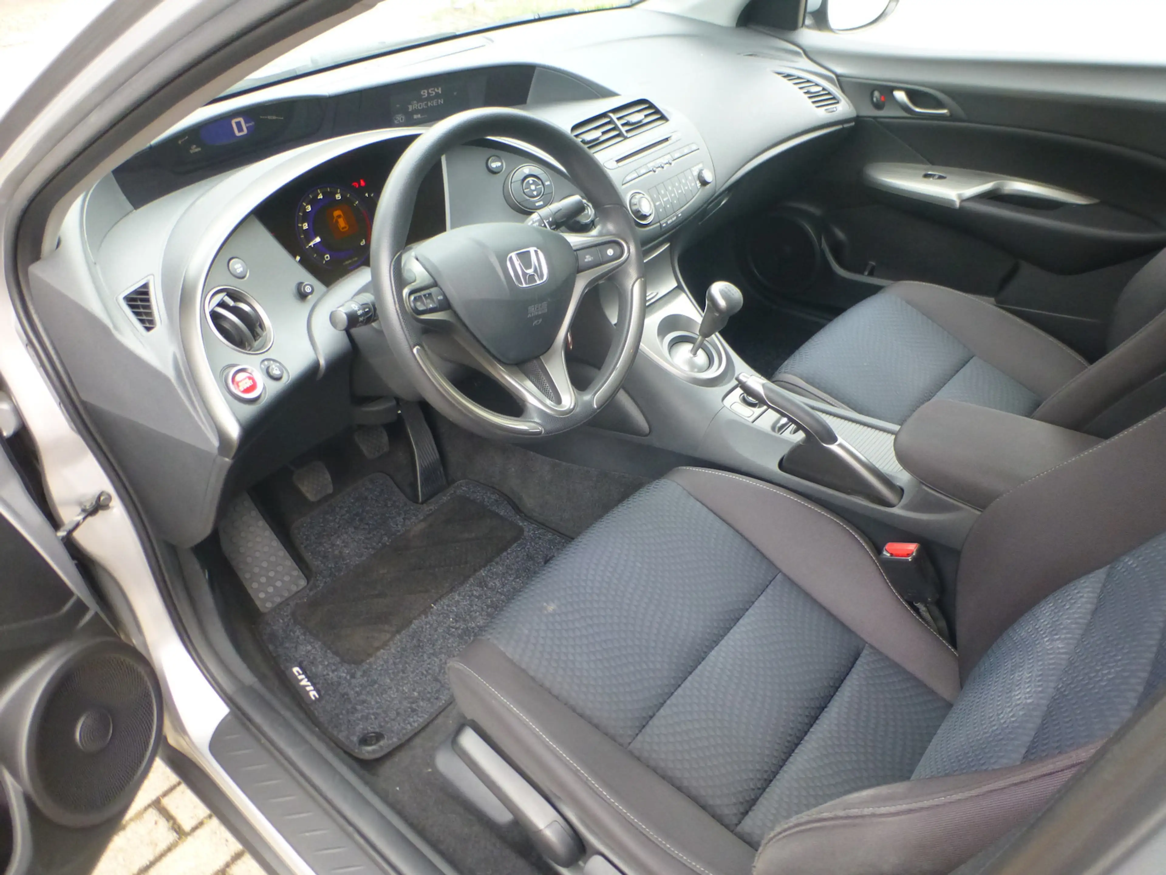 Honda Civic 1,4 Comfort 5-Türer Klima — photo 10