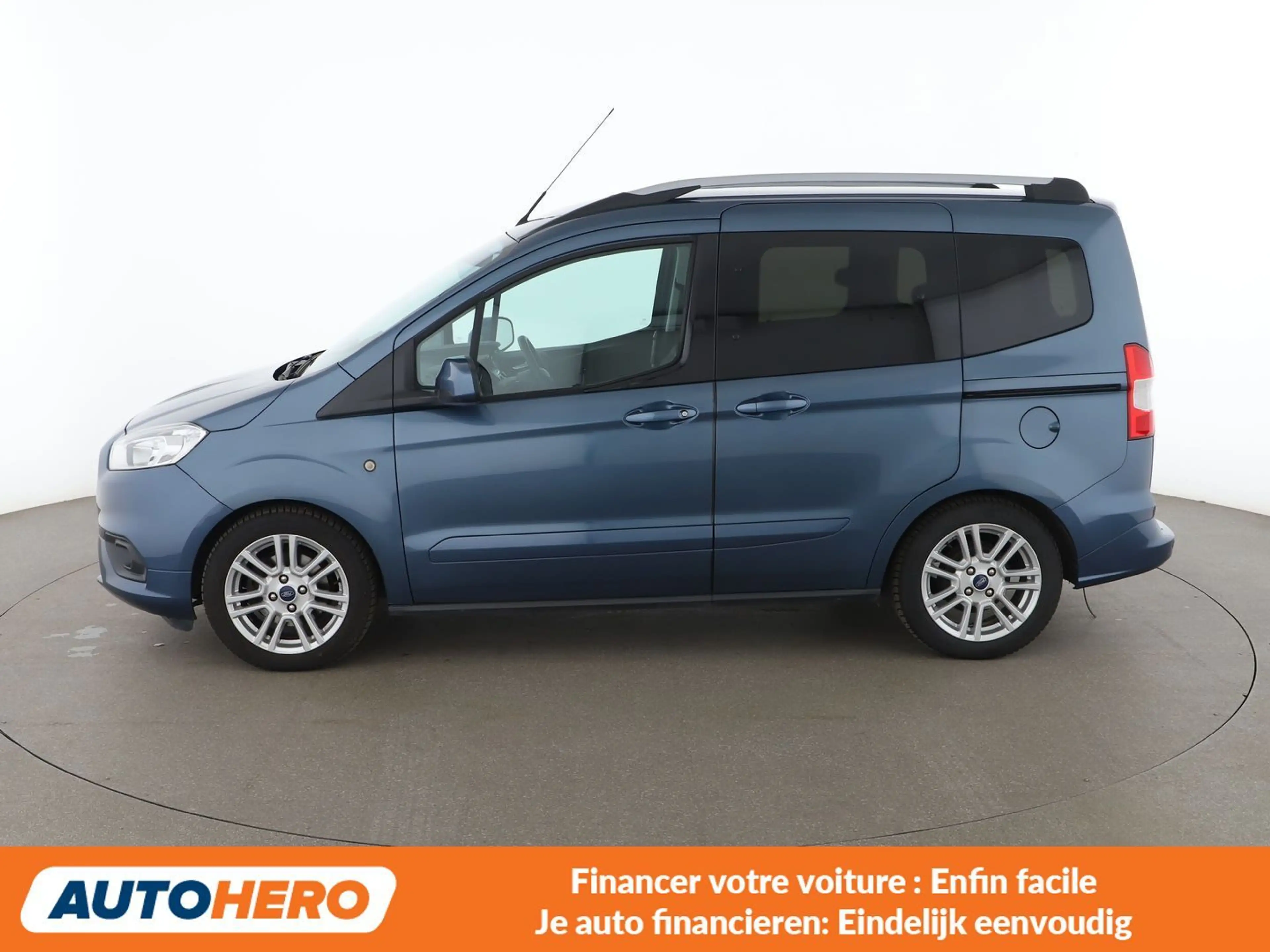 Ford Tourneo 1.0 EcoBoost Titanium — photo 3