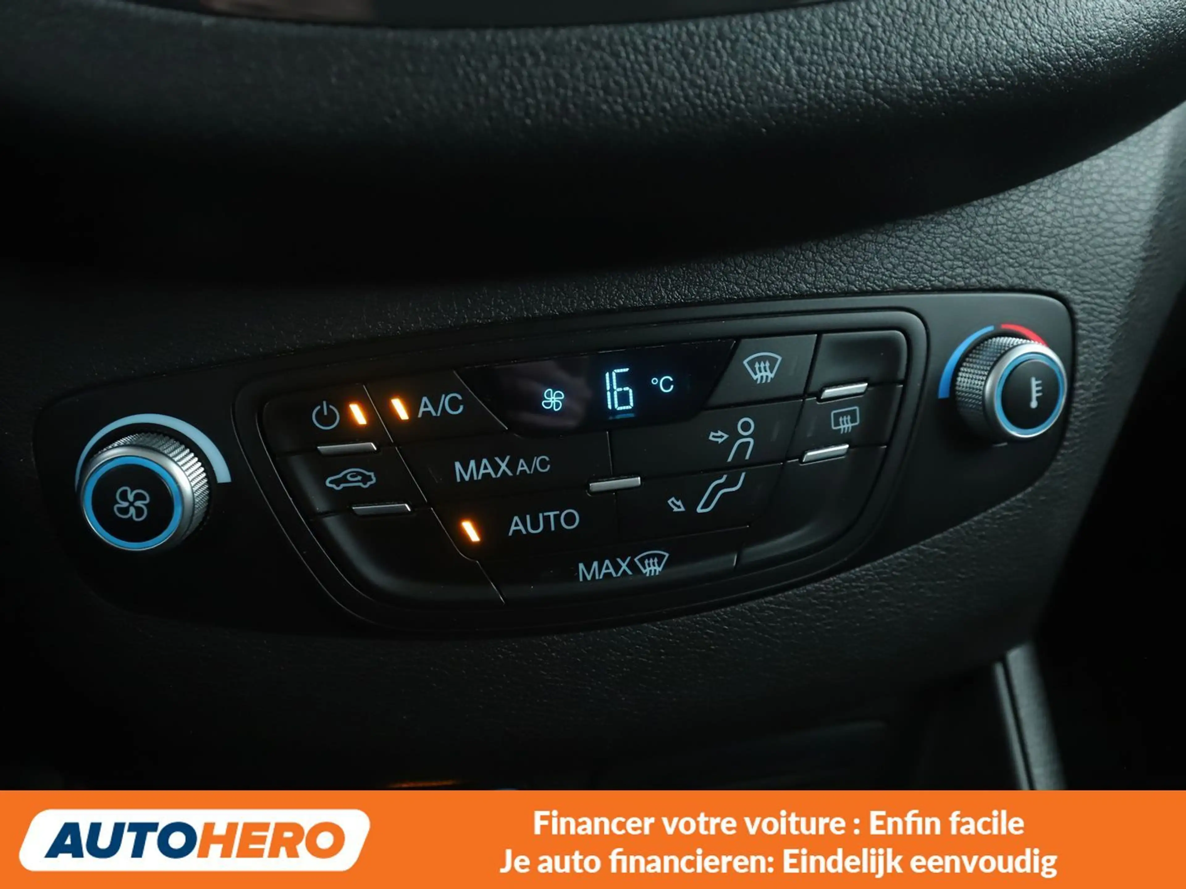 Ford Tourneo 1.0 EcoBoost Titanium — photo 12