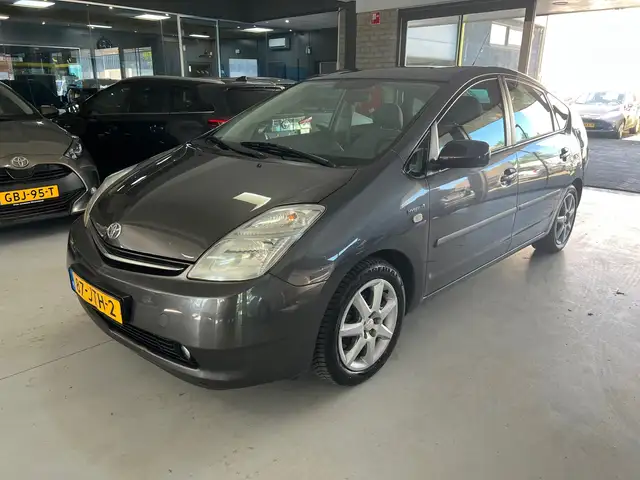 Toyota Prius 1.5 VVT-i Tech Edition
