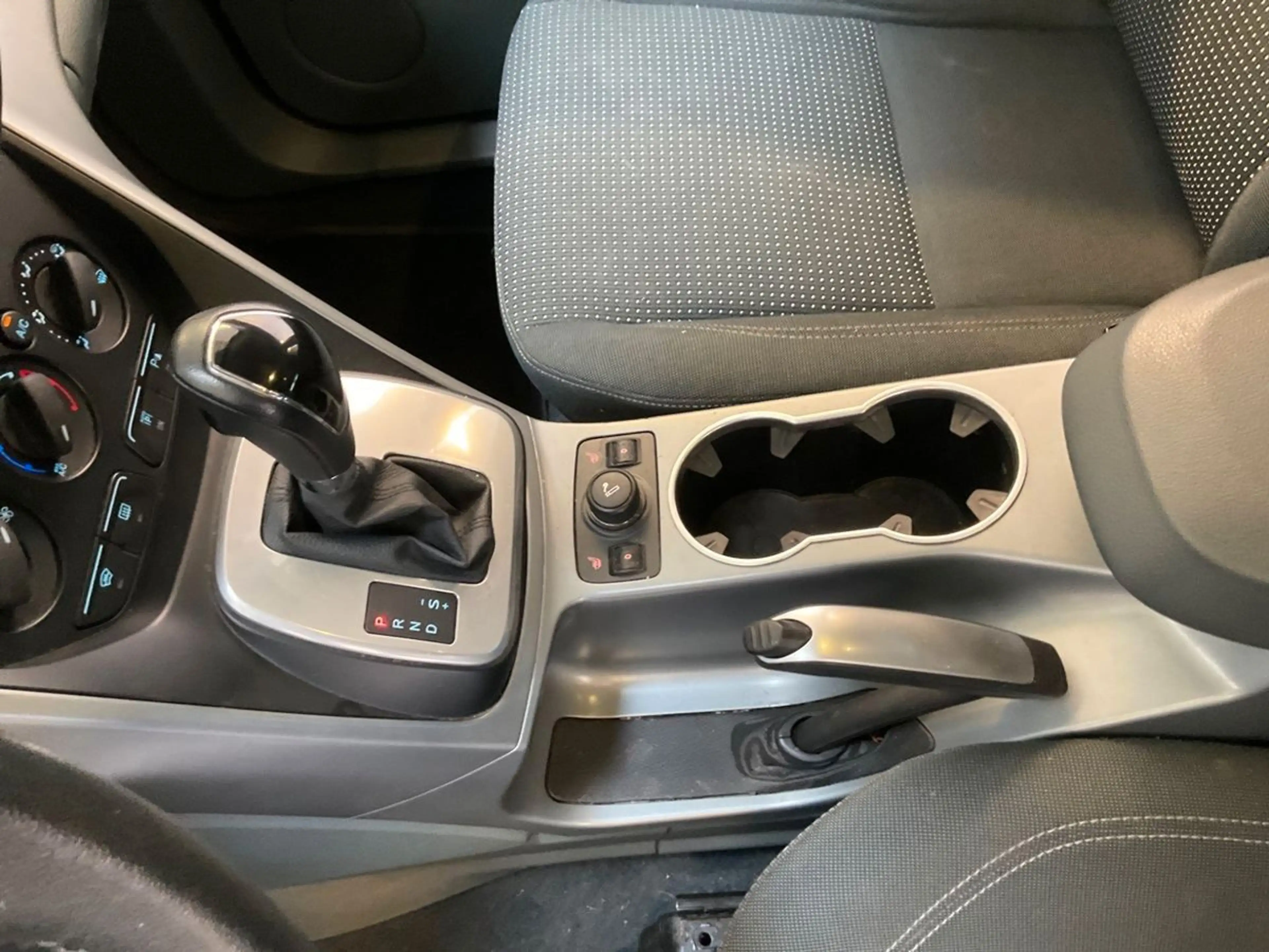 Ford C-Max C-MAX Champions Edition Navi Klima PDC — photo 8