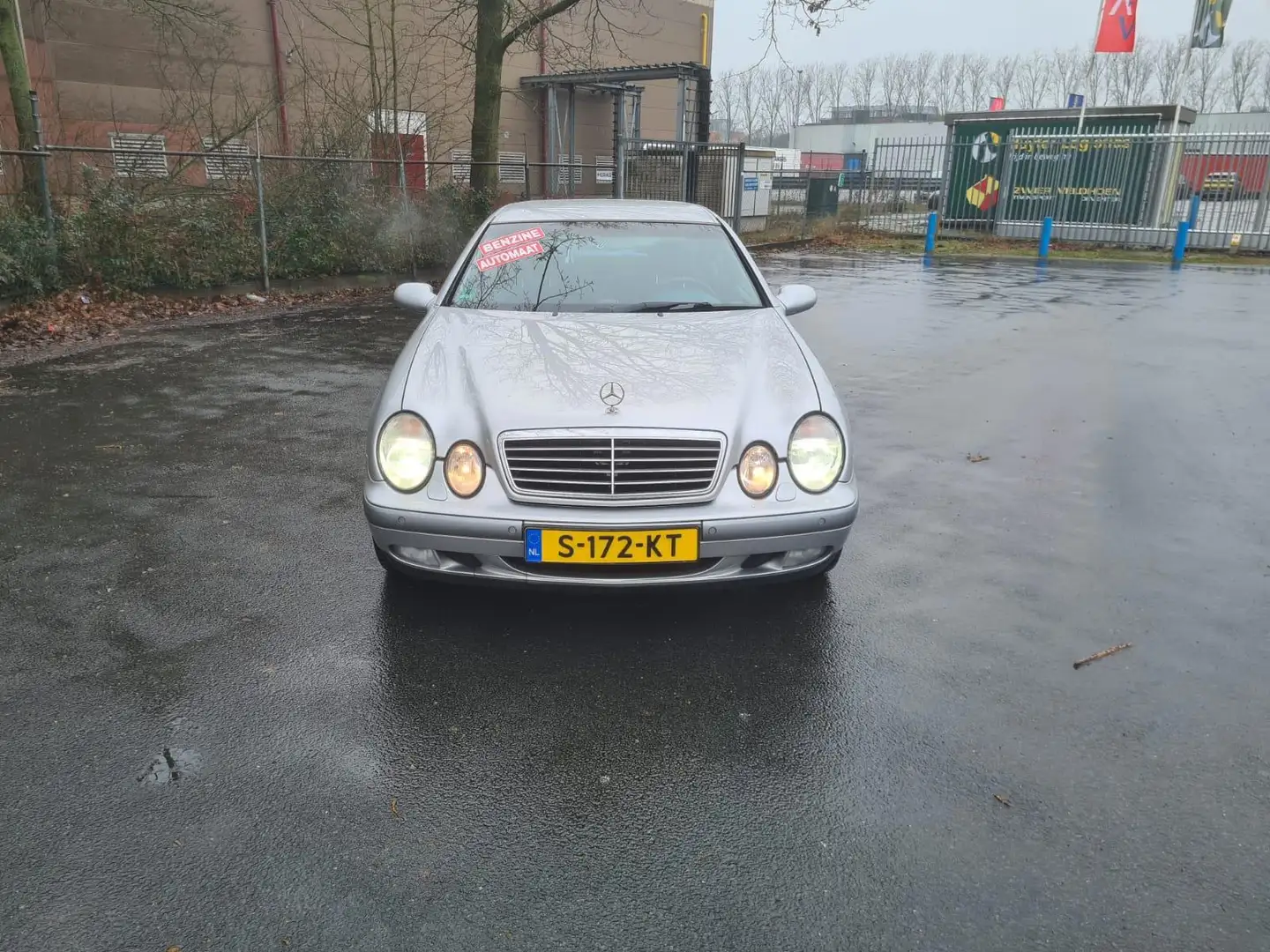 Mercedes-Benz CLK 320 Coupé Sport LEUKE AUTO RIJDT EN SCHAKELT GOED Grijs - 2